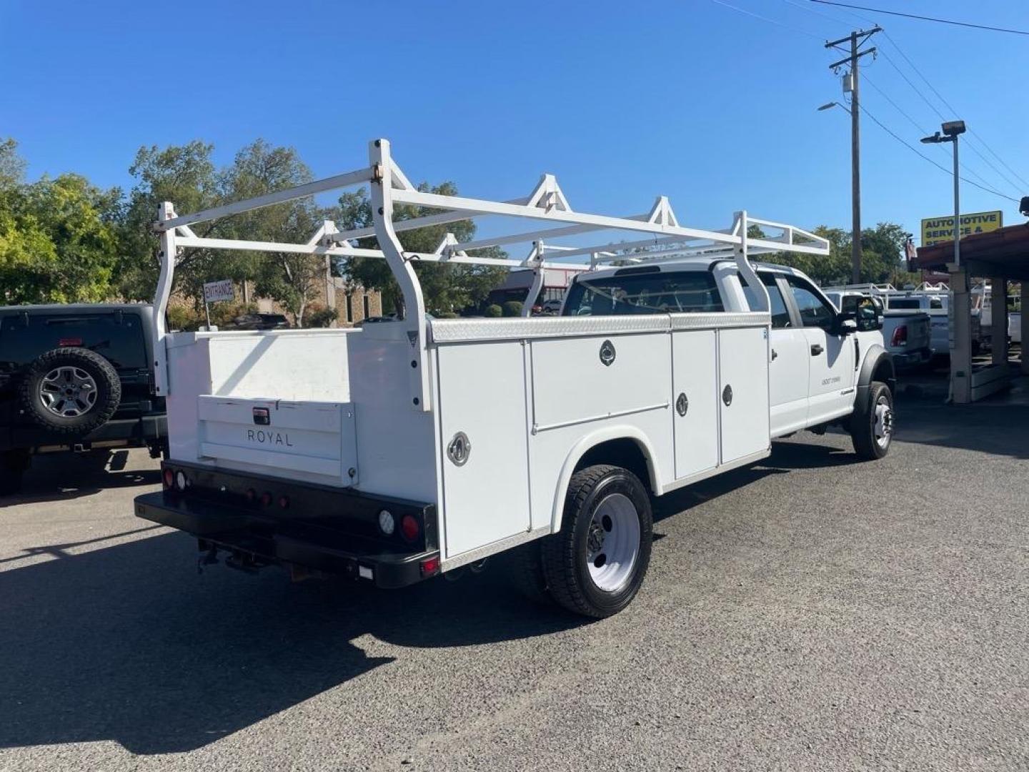 2019 White Ford F-450 Super Duty XL (1FD0W4HTXKE) with an 8 Cylinder Other engine, 6-Speed Automatic transmission, located at 800 Riverside Ave, Roseville, CA, 95678, (916) 773-4549, 38.732265, -121.291039 - Photo#3