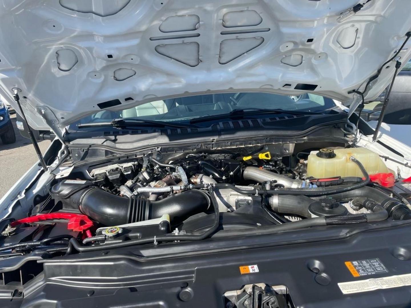 2019 White Ford F-450 Super Duty XL (1FD0W4HTXKE) with an 8 Cylinder Other engine, 6-Speed Automatic transmission, located at 800 Riverside Ave, Roseville, CA, 95678, (916) 773-4549, 38.732265, -121.291039 - Photo#14