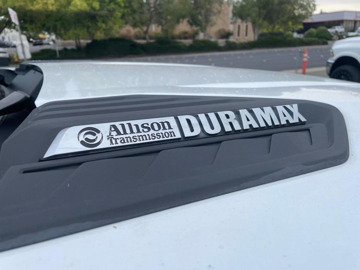 2020 Summit White Chevrolet Silverado 3500HD Work Truck (1GC4YSEY5LF) with an 6.6L Duramax 6.6L Biodiesel Turbo V8 445hp 910ft. lbs. Common Rail Direct Injection engine, 6-Speed Shiftable Automatic transmission, located at 800 Riverside Ave, Roseville, CA, 95678, (916) 773-4549, 38.732265, -121.291039 - DURAMAX DIESEL CREW CAB 4X4 ALLISON TRANSMISSION SERVICE RECORDS ONE OWNER - Photo#2