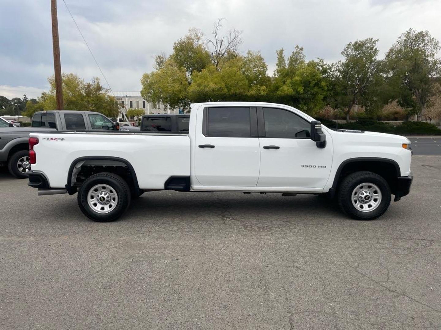 2020 Summit White Chevrolet Silverado 3500HD Work Truck (1GC4YSEY5LF) with an 6.6L Duramax 6.6L Biodiesel Turbo V8 445hp 910ft. lbs. Common Rail Direct Injection engine, 6-Speed Shiftable Automatic transmission, located at 800 Riverside Ave, Roseville, CA, 95678, (916) 773-4549, 38.732265, -121.291039 - DURAMAX DIESEL CREW CAB 4X4 ALLISON TRANSMISSION SERVICE RECORDS ONE OWNER - Photo#6