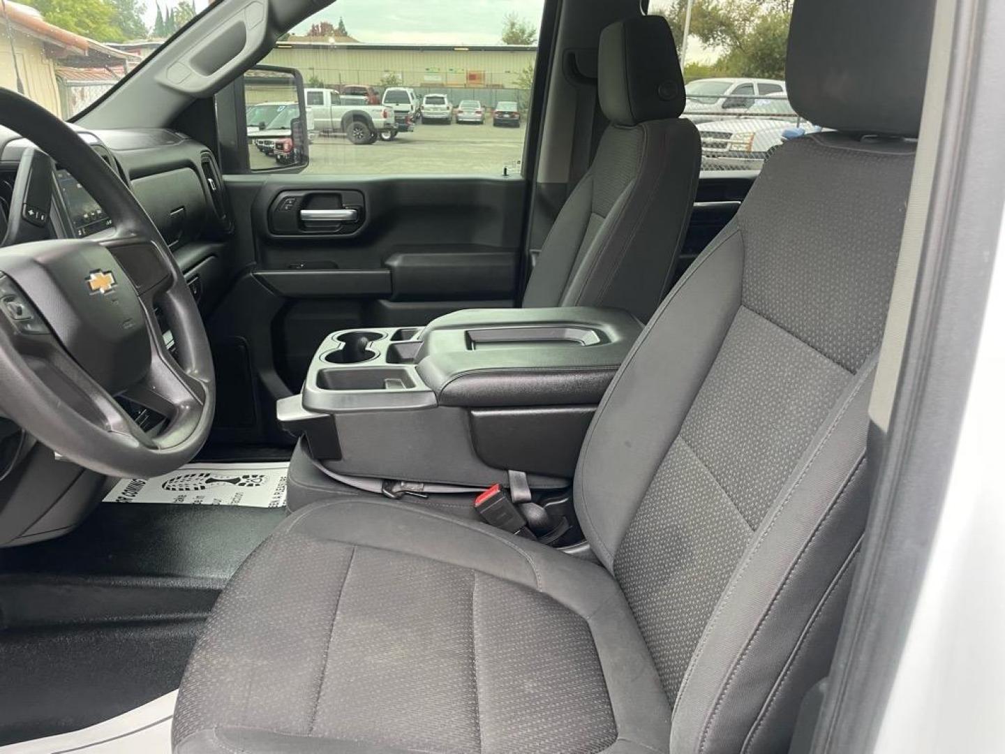 2020 Summit White Chevrolet Silverado 3500HD Work Truck (1GC4YSEY5LF) with an 6.6L Duramax 6.6L Biodiesel Turbo V8 445hp 910ft. lbs. Common Rail Direct Injection engine, 6-Speed Shiftable Automatic transmission, located at 800 Riverside Ave, Roseville, CA, 95678, (916) 773-4549, 38.732265, -121.291039 - DURAMAX DIESEL CREW CAB 4X4 ALLISON TRANSMISSION SERVICE RECORDS ONE OWNER - Photo#10