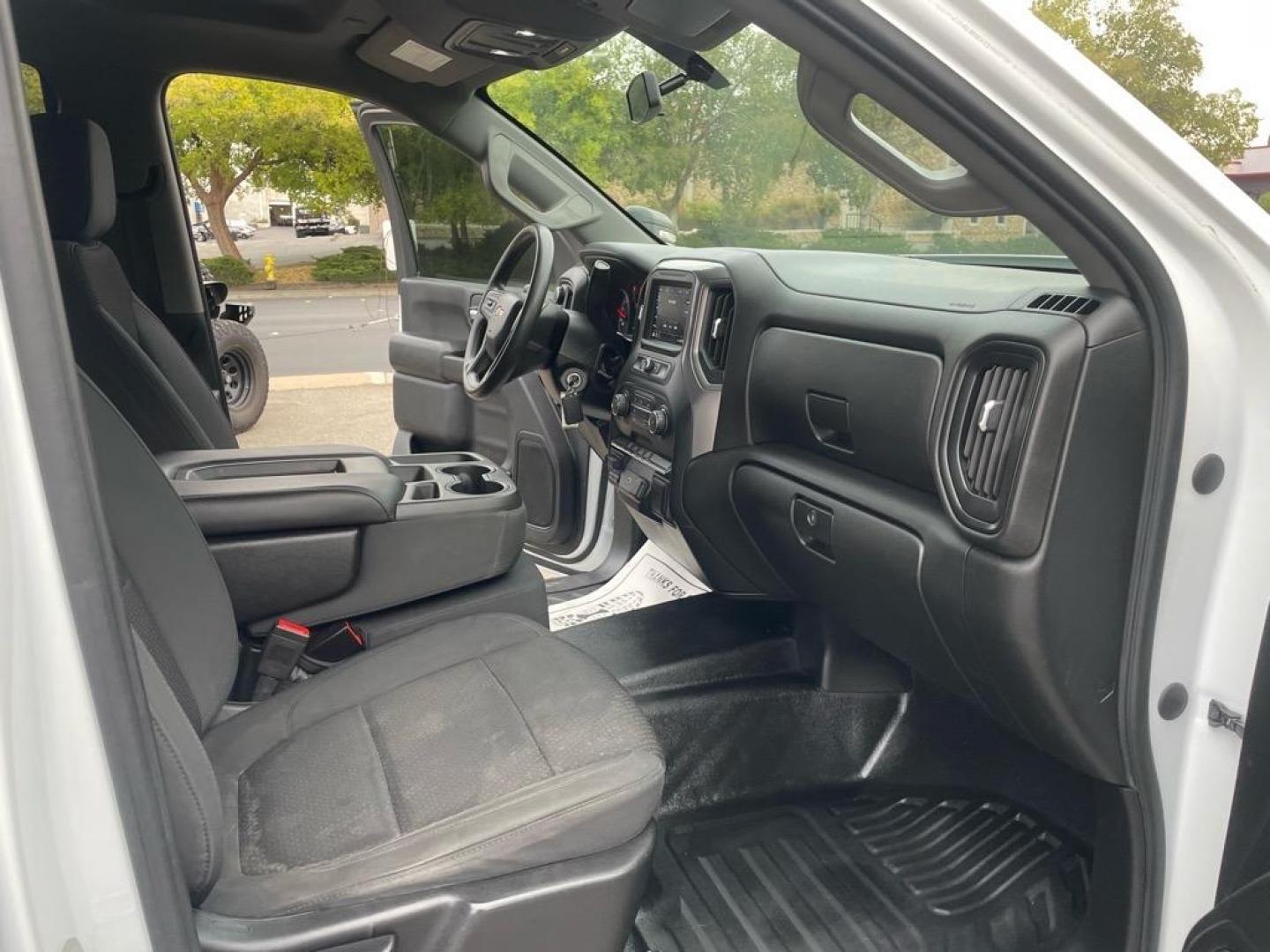 2020 Summit White Chevrolet Silverado 3500HD Work Truck (1GC4YSEY5LF) with an 6.6L Duramax 6.6L Biodiesel Turbo V8 445hp 910ft. lbs. Common Rail Direct Injection engine, 6-Speed Shiftable Automatic transmission, located at 800 Riverside Ave, Roseville, CA, 95678, (916) 773-4549, 38.732265, -121.291039 - DURAMAX DIESEL CREW CAB 4X4 ALLISON TRANSMISSION SERVICE RECORDS ONE OWNER - Photo#13