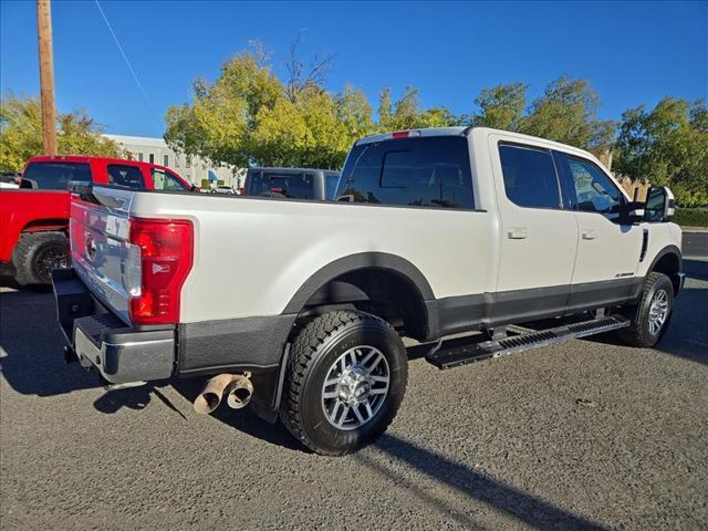 2017 Oxford White Ford F-350 Super Duty Lariat (1FT8W3BT6HE) with an 6.7L Power Stroke 6.7L Biodiesel Turbo V8 440hp 925ft. lbs. Common Rail Direct Injection engine, 6-Speed Shiftable Automatic transmission, located at 800 Riverside Ave, Roseville, CA, 95678, (916) 773-4549, 38.732265, -121.291039 - DIESEL CREW CAB 4X4 LARIAT ONE OWNER CLEAN CARFAX - Photo#3
