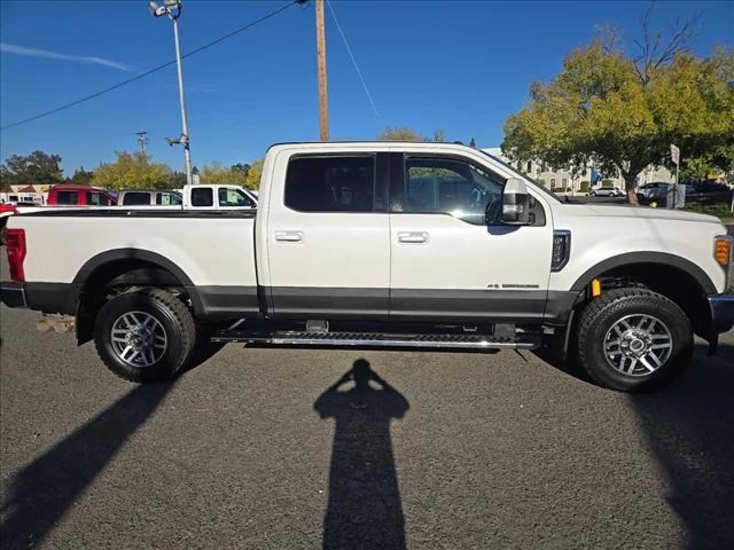 2017 Oxford White Ford F-350 Super Duty Lariat (1FT8W3BT6HE) with an 6.7L Power Stroke 6.7L Biodiesel Turbo V8 440hp 925ft. lbs. Common Rail Direct Injection engine, 6-Speed Shiftable Automatic transmission, located at 800 Riverside Ave, Roseville, CA, 95678, (916) 773-4549, 38.732265, -121.291039 - DIESEL CREW CAB 4X4 LARIAT ONE OWNER CLEAN CARFAX - Photo#4