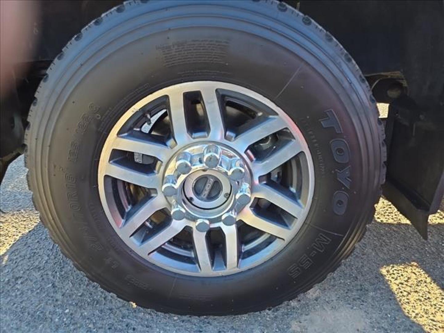 2017 Oxford White Ford F-350 Super Duty Lariat (1FT8W3BT6HE) with an 6.7L Power Stroke 6.7L Biodiesel Turbo V8 440hp 925ft. lbs. Common Rail Direct Injection engine, 6-Speed Shiftable Automatic transmission, located at 800 Riverside Ave, Roseville, CA, 95678, (916) 773-4549, 38.732265, -121.291039 - DIESEL CREW CAB 4X4 LARIAT ONE OWNER CLEAN CARFAX - Photo#6