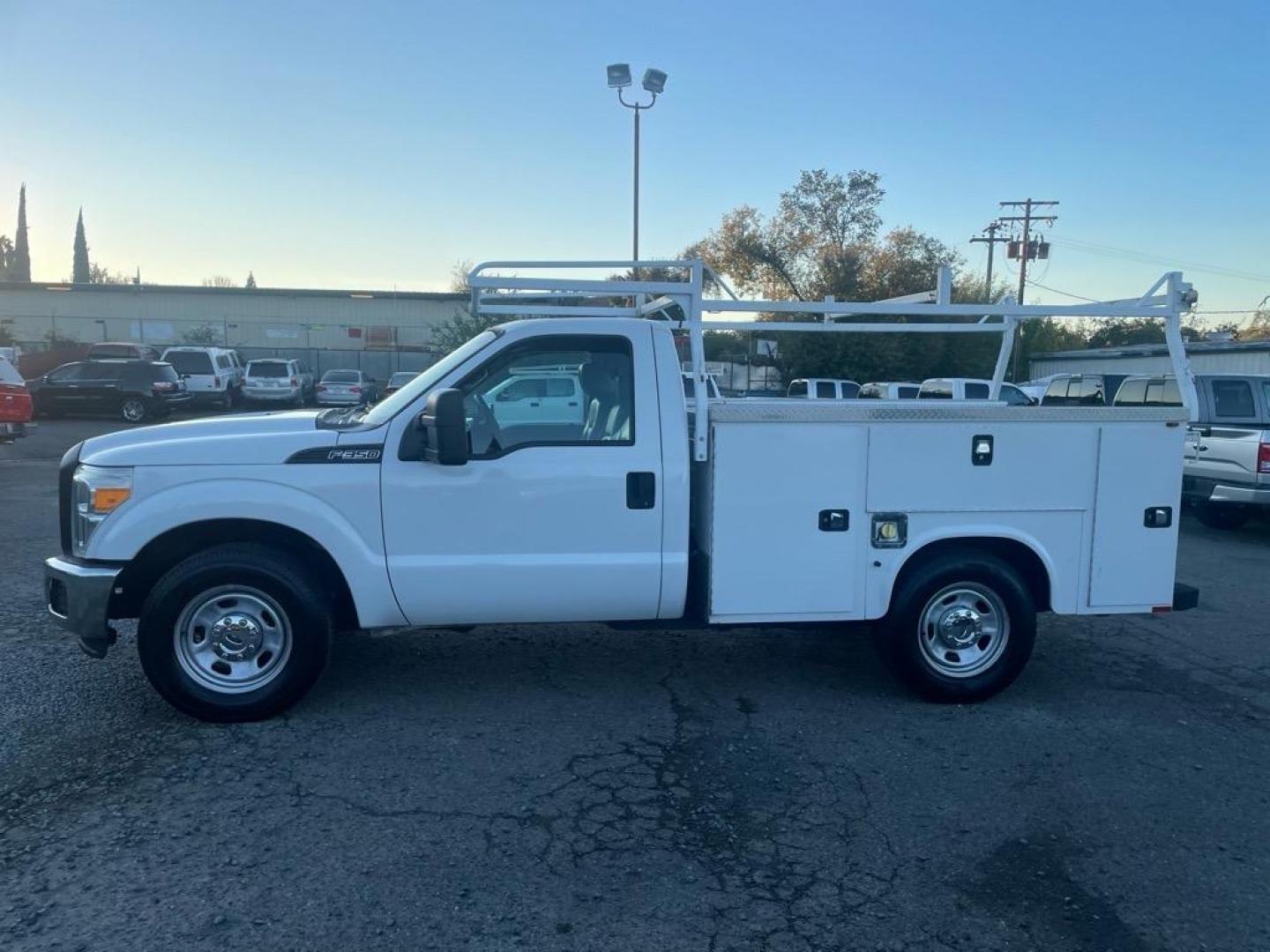 2014 Oxford White Ford F-350 Super Duty XL (1FDRF3A68EE) with an 6.2L 6.2L Flex Fuel V8 385hp 405ft. lbs. Sequential Electronic Fuel Injection engine, 6-Speed Shiftable Automatic transmission, located at 800 Riverside Ave, Roseville, CA, 95678, (916) 773-4549, 38.732265, -121.291039 - Photo#1
