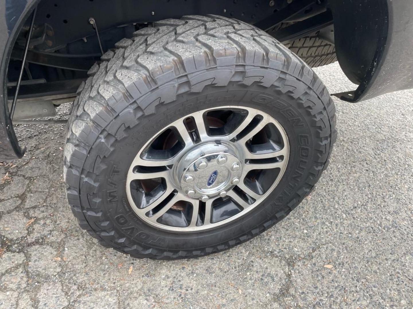 2013 Tuxedo Black Metallic Ford F-350 Super Duty Platinum (1FT8W3BT9DE) with an 6.7L Power Stroke 6.7L Biodiesel Turbo V8 400hp 800ft. lbs. Common Rail Direct Injection engine, 6-Speed Shiftable Automatic transmission, located at 800 Riverside Ave, Roseville, CA, 95678, (916) 773-4549, 38.732265, -121.291039 - Photo#10