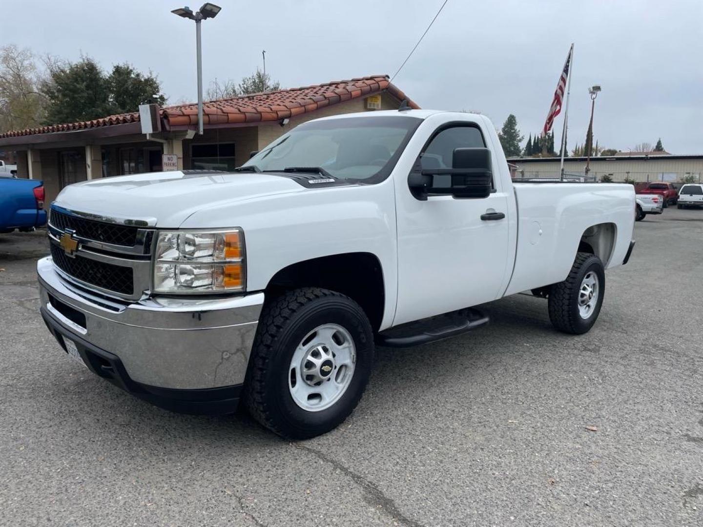 2013 Summit White Chevrolet Silverado 2500HD Work Truck (1GC0CVCG8DF) with an 6.0L 6.0L V8 360hp 380ft. lbs. Sequential Electronic Fuel Injection engine, 6-Speed Shiftable Automatic transmission, located at 800 Riverside Ave, Roseville, CA, 95678, (916) 773-4549, 38.732265, -121.291039 - Photo#0
