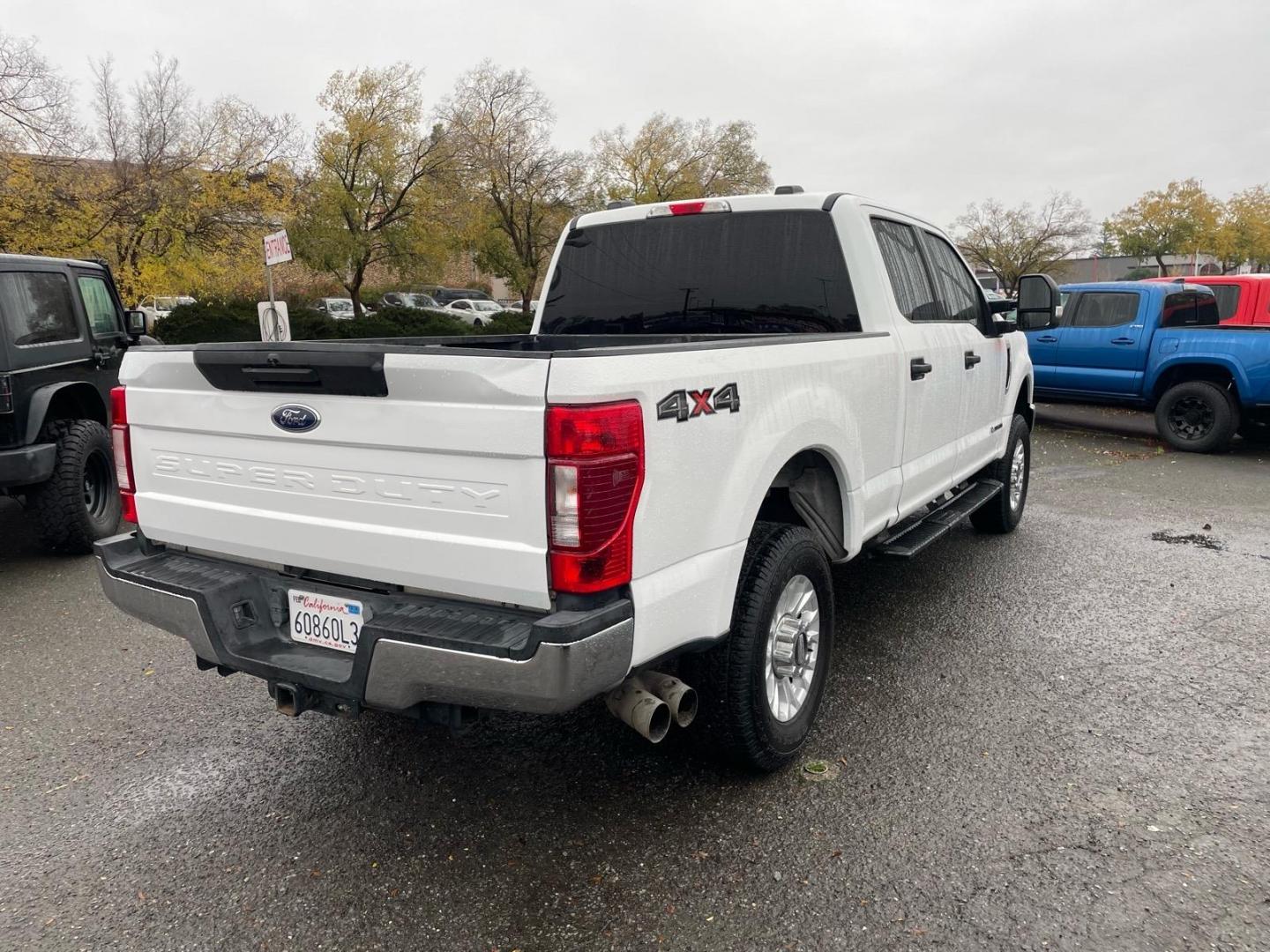 2020 Oxford White Ford F-250 Super Duty XLT (1FT7W2BT2LE) with an 6.7L Power Stroke 6.7L Biodiesel Turbo V8 475hp 1050ft. lbs. Common Rail Direct Injection engine, 6-Speed Shiftable Automatic transmission, located at 800 Riverside Ave, Roseville, CA, 95678, (916) 773-4549, 38.732265, -121.291039 - DIESEL CREW CAB 4X4 XLT - Photo#3