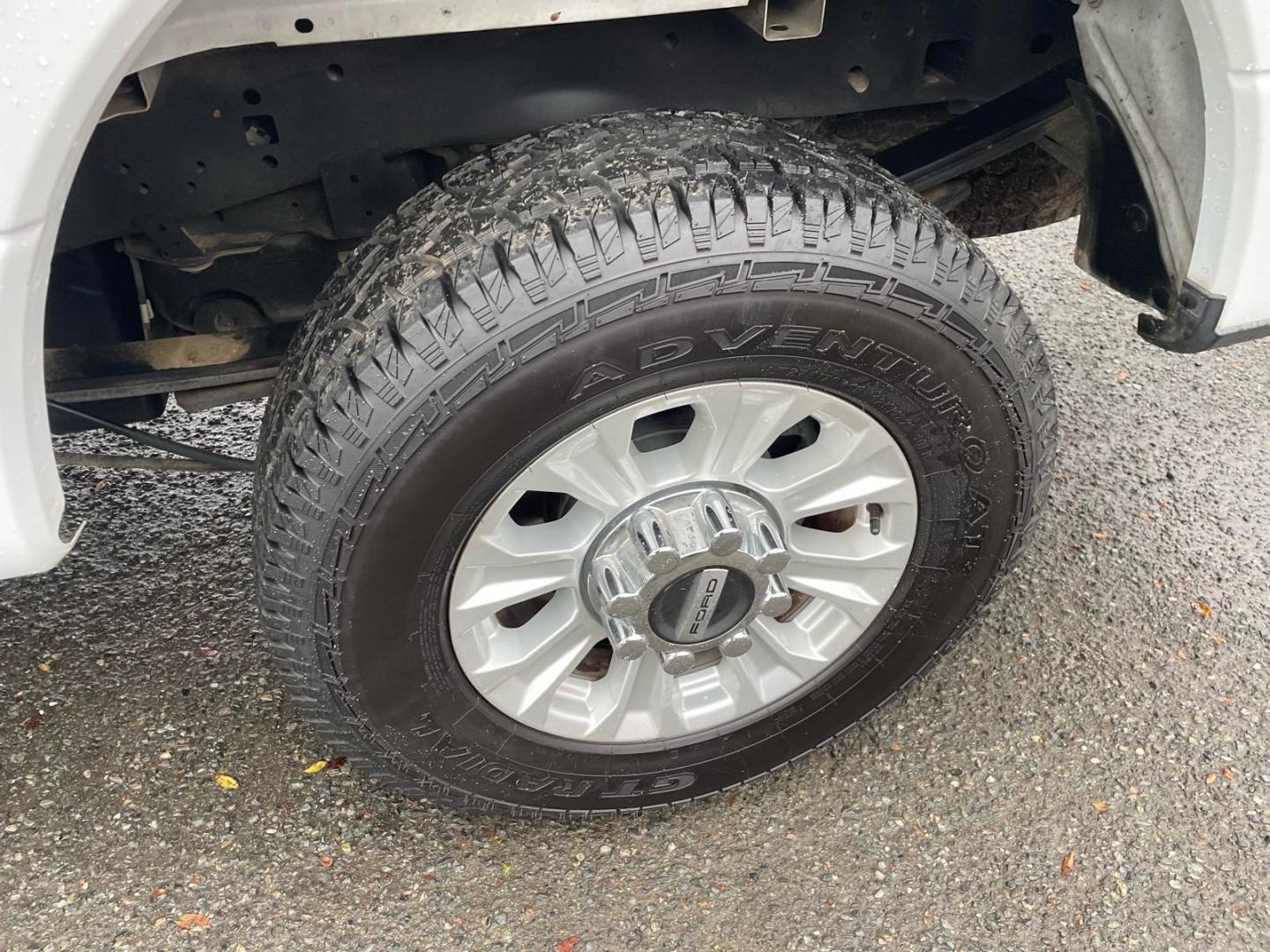 2020 Oxford White Ford F-250 Super Duty XLT (1FT7W2BT2LE) with an 6.7L Power Stroke 6.7L Biodiesel Turbo V8 475hp 1050ft. lbs. Common Rail Direct Injection engine, 6-Speed Shiftable Automatic transmission, located at 800 Riverside Ave, Roseville, CA, 95678, (916) 773-4549, 38.732265, -121.291039 - DIESEL CREW CAB 4X4 XLT - Photo#10