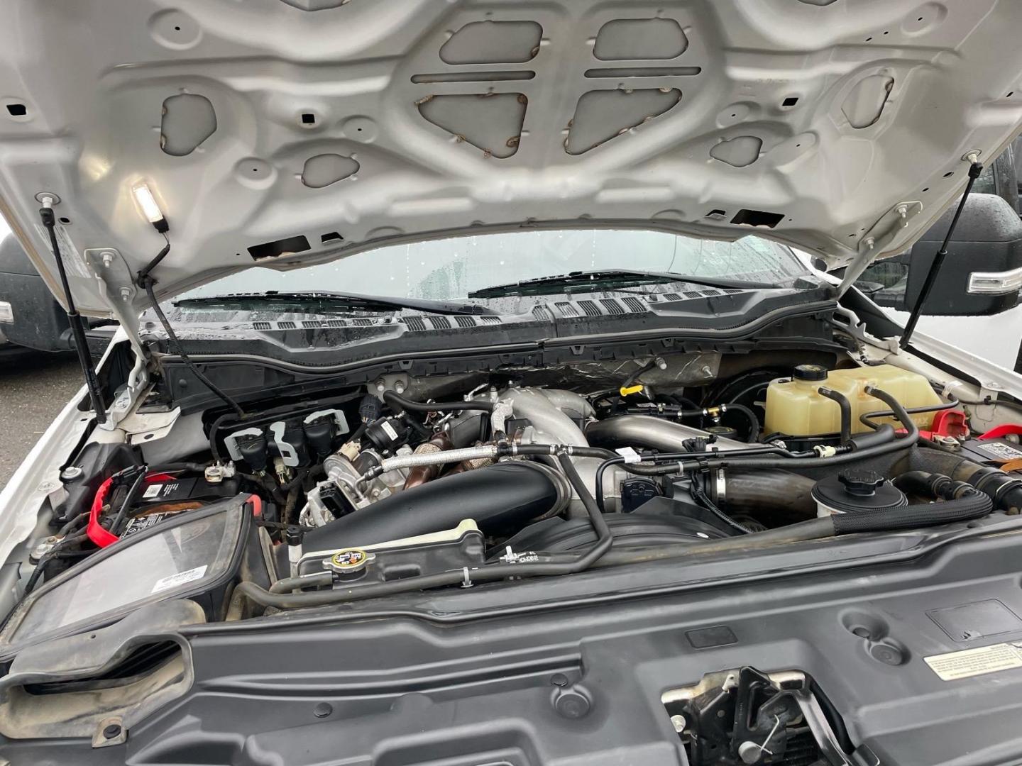 2020 Oxford White Ford F-250 Super Duty XLT (1FT7W2BT2LE) with an 6.7L Power Stroke 6.7L Biodiesel Turbo V8 475hp 1050ft. lbs. Common Rail Direct Injection engine, 6-Speed Shiftable Automatic transmission, located at 800 Riverside Ave, Roseville, CA, 95678, (916) 773-4549, 38.732265, -121.291039 - DIESEL CREW CAB 4X4 XLT - Photo#14