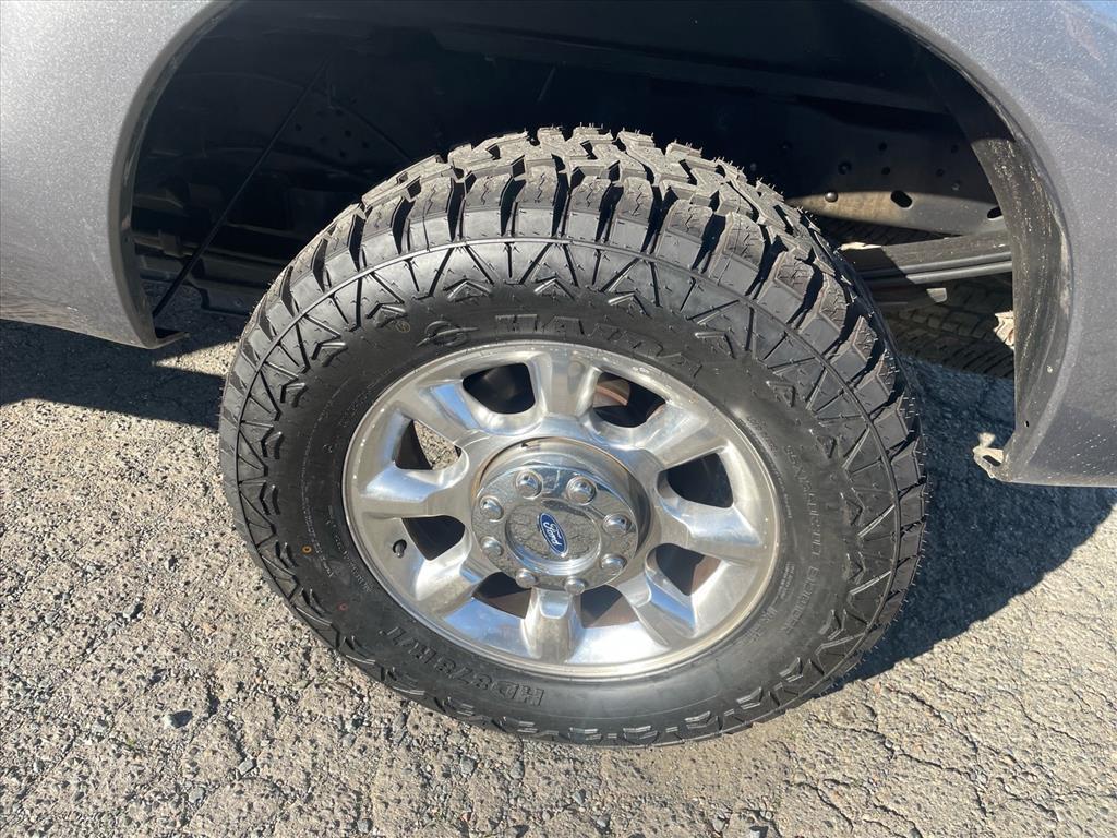 2011 Sterling Grey Metallic Ford F-250 Super Duty Lariat (1FT7W2BT3BE) with an 6.7L Power Stroke 6.7L Biodiesel Turbo V8 400hp 800ft. lbs. Common Rail Direct Injection engine, 6-Speed Shiftable Automatic transmission, located at 800 Riverside Ave, Roseville, CA, 95678, (916) 773-4549, 38.732265, -121.291039 - DIESEL CREW CAB 4X4 FX4 NEW TIRES SERVICE RECORDS - Photo#5