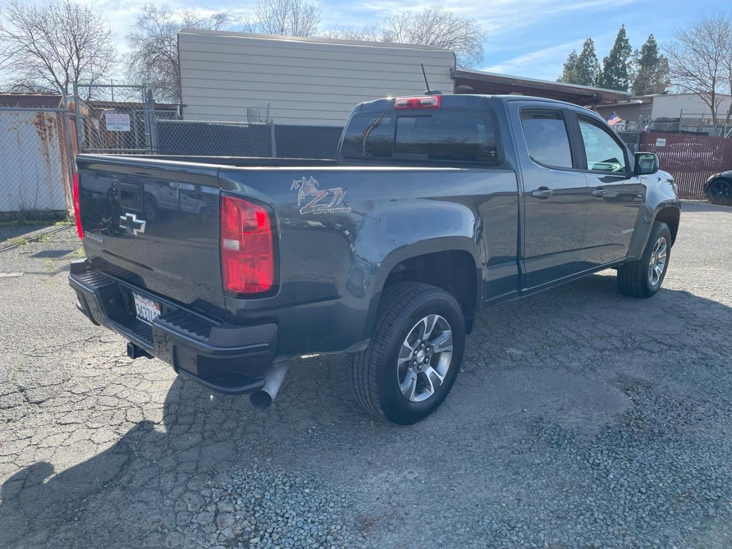 2019 Satin Steel Metallic Chevrolet Colorado Z71 (1GCPTDE18K1) with an 2.8L Duramax 2.8L Diesel Turbo I4 181hp 369ft. lbs. Common Rail Direct Injection engine, 6-Speed Shiftable Automatic transmission, located at 800 Riverside Ave, Roseville, CA, 95678, (916) 773-4549, 38.732265, -121.291039- Photo#4