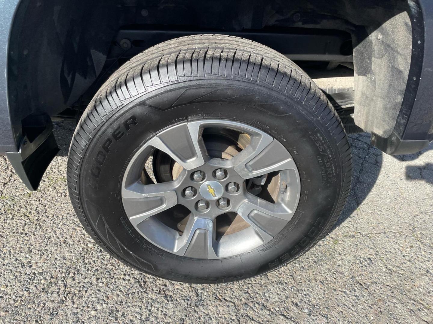 2019 Satin Steel Metallic Chevrolet Colorado Z71 (1GCPTDE18K1) with an 2.8L Duramax 2.8L Diesel Turbo I4 181hp 369ft. lbs. Common Rail Direct Injection engine, 6-Speed Shiftable Automatic transmission, located at 800 Riverside Ave, Roseville, CA, 95678, (916) 773-4549, 38.732265, -121.291039- Photo#7