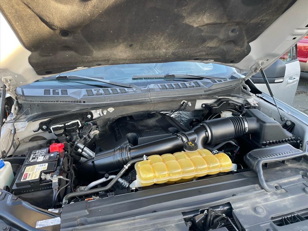 2017 Ingot Silver Ford F-150 XLT (1FTEW1EG1HK) with an 3.5L EcoBoost 3.5L Twin Turbo V6 375hp 470ft. lbs. Direct Injection engine, 10-Speed Shiftable Automatic transmission, located at 800 Riverside Ave, Roseville, CA, 95678, (916) 773-4549, 38.732265, -121.291039 - 4X4 FX4 SUPERCREW XLT ECOBOOST 3.5 TWIN TURBO ONE OWNER SERVICE RECORDS - Photo#14