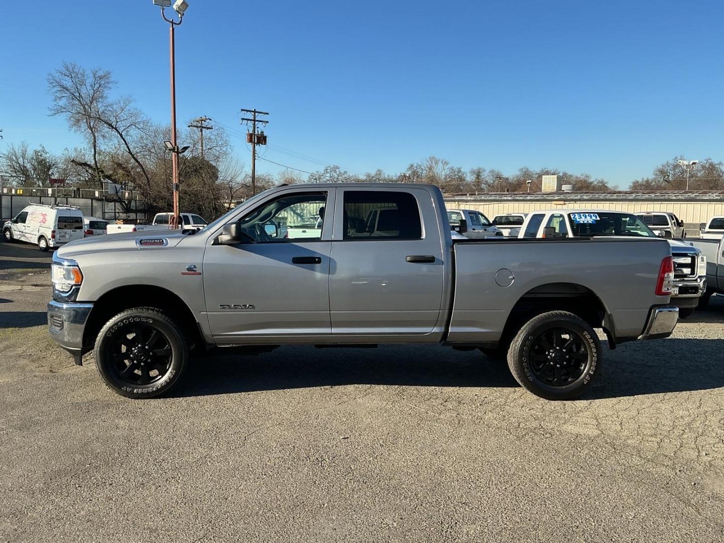 2022 Billet Silver Metallic Clear Coat RAM 2500 Tradesman (3C6UR5CL9NG) with an 6.7L Cummins 6.7L Diesel Turbo I6 370hp 850ft. lbs. Common Rail Direct Injection engine, 6-Speed Shiftable Automatic transmission, located at 800 Riverside Ave, Roseville, CA, 95678, (916) 773-4549, 38.732265, -121.291039 - CUMMINS DIESEL CREW CAB 4X4 TRADESMAN CLEAN CARFAX- Photo#4
