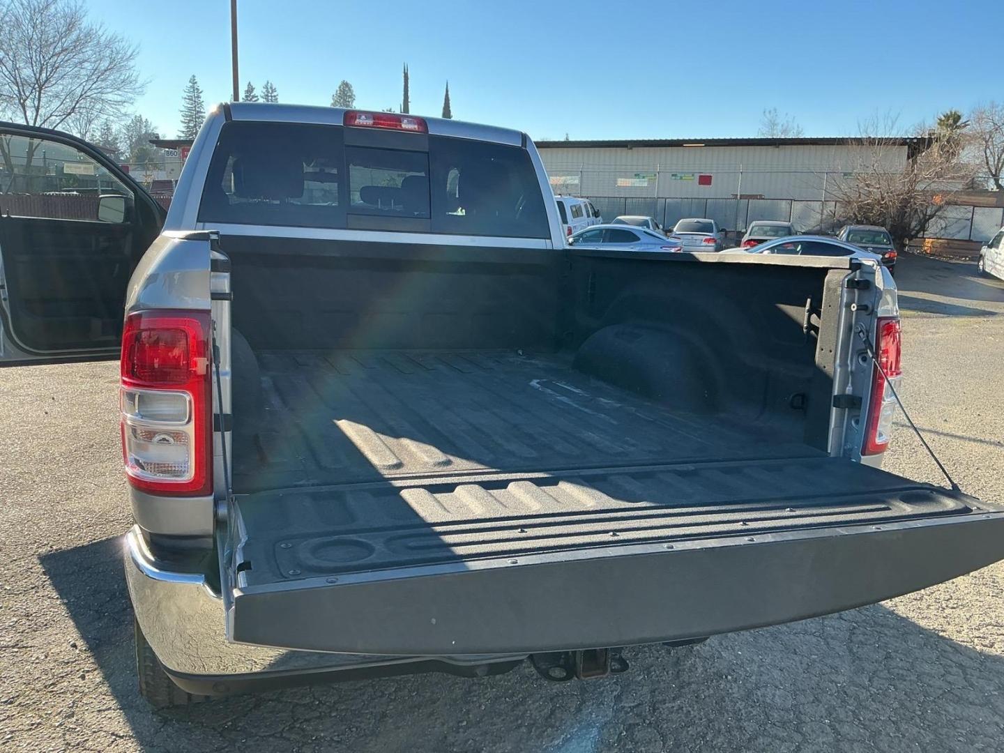 2022 Billet Silver Metallic Clear Coat RAM 2500 Tradesman (3C6UR5CL9NG) with an 6.7L Cummins 6.7L Diesel Turbo I6 370hp 850ft. lbs. Common Rail Direct Injection engine, 6-Speed Shiftable Automatic transmission, located at 800 Riverside Ave, Roseville, CA, 95678, (916) 773-4549, 38.732265, -121.291039 - CUMMINS DIESEL CREW CAB 4X4 TRADESMAN CLEAN CARFAX- Photo#9