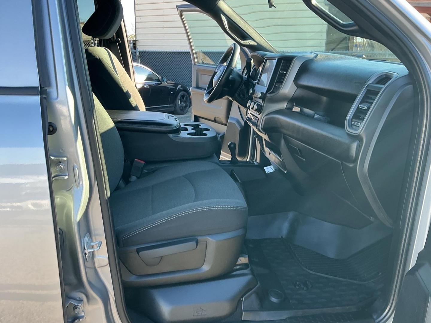 2022 Billet Silver Metallic Clear Coat RAM 2500 Tradesman (3C6UR5CL9NG) with an 6.7L Cummins 6.7L Diesel Turbo I6 370hp 850ft. lbs. Common Rail Direct Injection engine, 6-Speed Shiftable Automatic transmission, located at 800 Riverside Ave, Roseville, CA, 95678, (916) 773-4549, 38.732265, -121.291039 - CUMMINS DIESEL CREW CAB 4X4 TRADESMAN CLEAN CARFAX- Photo#13