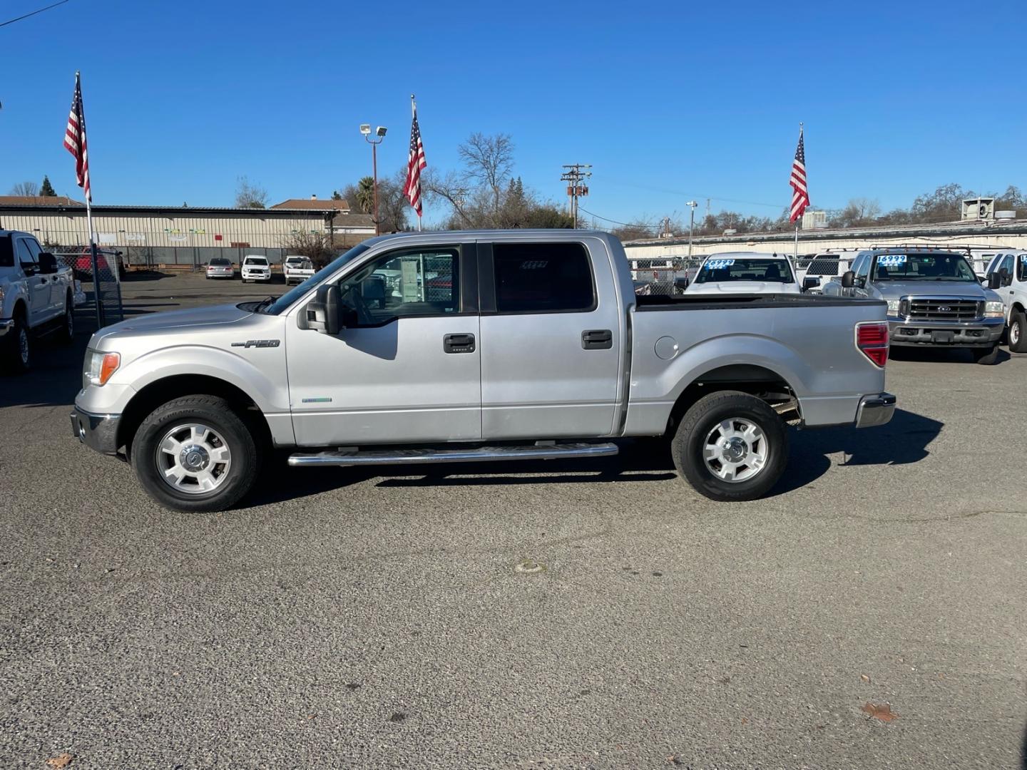 2013 Ingot Silver Metallic Ford F-150 XLT (1FTFW1ET3DF) with an 3.5L EcoBoost 3.5L Twin Turbo V6 365hp 420ft. lbs. Direct Injection engine, 6-Speed Automatic transmission, located at 800 Riverside Ave, Roseville, CA, 95678, (916) 773-4549, 38.732265, -121.291039 - 4X4 SUPERCREW XLT ONE OWNER SERVICE RECORDS- Photo#4