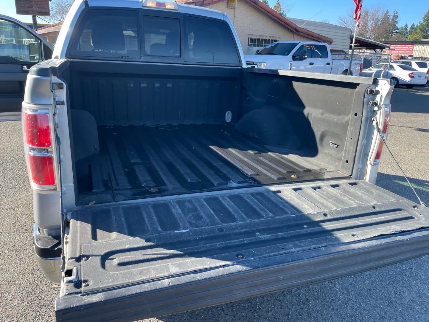 2013 Ingot Silver Metallic Ford F-150 XLT (1FTFW1ET3DF) with an 3.5L EcoBoost 3.5L Twin Turbo V6 365hp 420ft. lbs. Direct Injection engine, 6-Speed Automatic transmission, located at 800 Riverside Ave, Roseville, CA, 95678, (916) 773-4549, 38.732265, -121.291039 - 4X4 SUPERCREW XLT ONE OWNER SERVICE RECORDS- Photo#9
