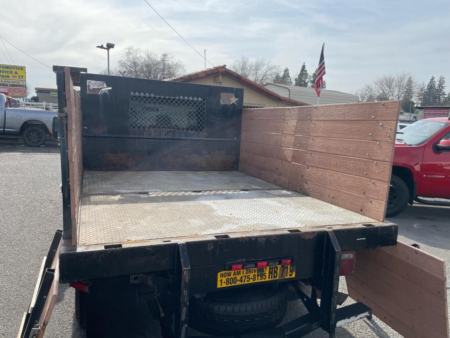 2013 Oxford White Ford F-350 Super Duty XLT (1FDBF3A67DE) with an 6.2L 6.2L Flex Fuel V8 385hp 405ft. lbs. Sequential Electronic Fuel Injection engine, 6-Speed Shiftable Automatic transmission, located at 800 Riverside Ave, Roseville, CA, 95678, (916) 773-4549, 38.732265, -121.291039 - Photo#7