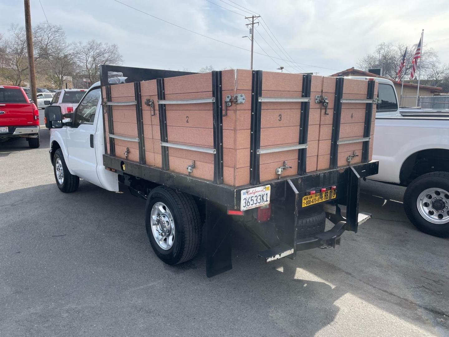 2013 Oxford White Ford F-350 Super Duty XLT (1FDBF3A67DE) with an 6.2L 6.2L Flex Fuel V8 385hp 405ft. lbs. Sequential Electronic Fuel Injection engine, 6-Speed Shiftable Automatic transmission, located at 800 Riverside Ave, Roseville, CA, 95678, (916) 773-4549, 38.732265, -121.291039 - Photo#9