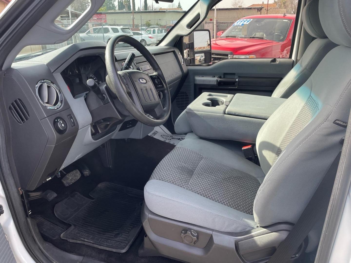 2013 Oxford White Ford F-350 Super Duty XLT (1FDBF3A67DE) with an 6.2L 6.2L Flex Fuel V8 385hp 405ft. lbs. Sequential Electronic Fuel Injection engine, 6-Speed Shiftable Automatic transmission, located at 800 Riverside Ave, Roseville, CA, 95678, (916) 773-4549, 38.732265, -121.291039 - Photo#11