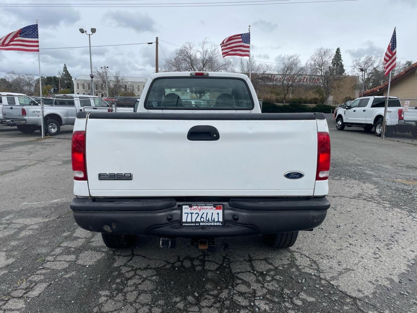 2005 Oxford White Clearcoat Ford F-350 Super Duty XL (1FTWX31PX5E) with an 6.0L Power Stroke 6.0L Diesel Turbo V8 325hp 560ft. lbs. Direct Injection engine, 6-Speed Manual transmission, located at 800 Riverside Ave, Roseville, CA, 95678, (916) 773-4549, 38.732265, -121.291039 - Photo#7