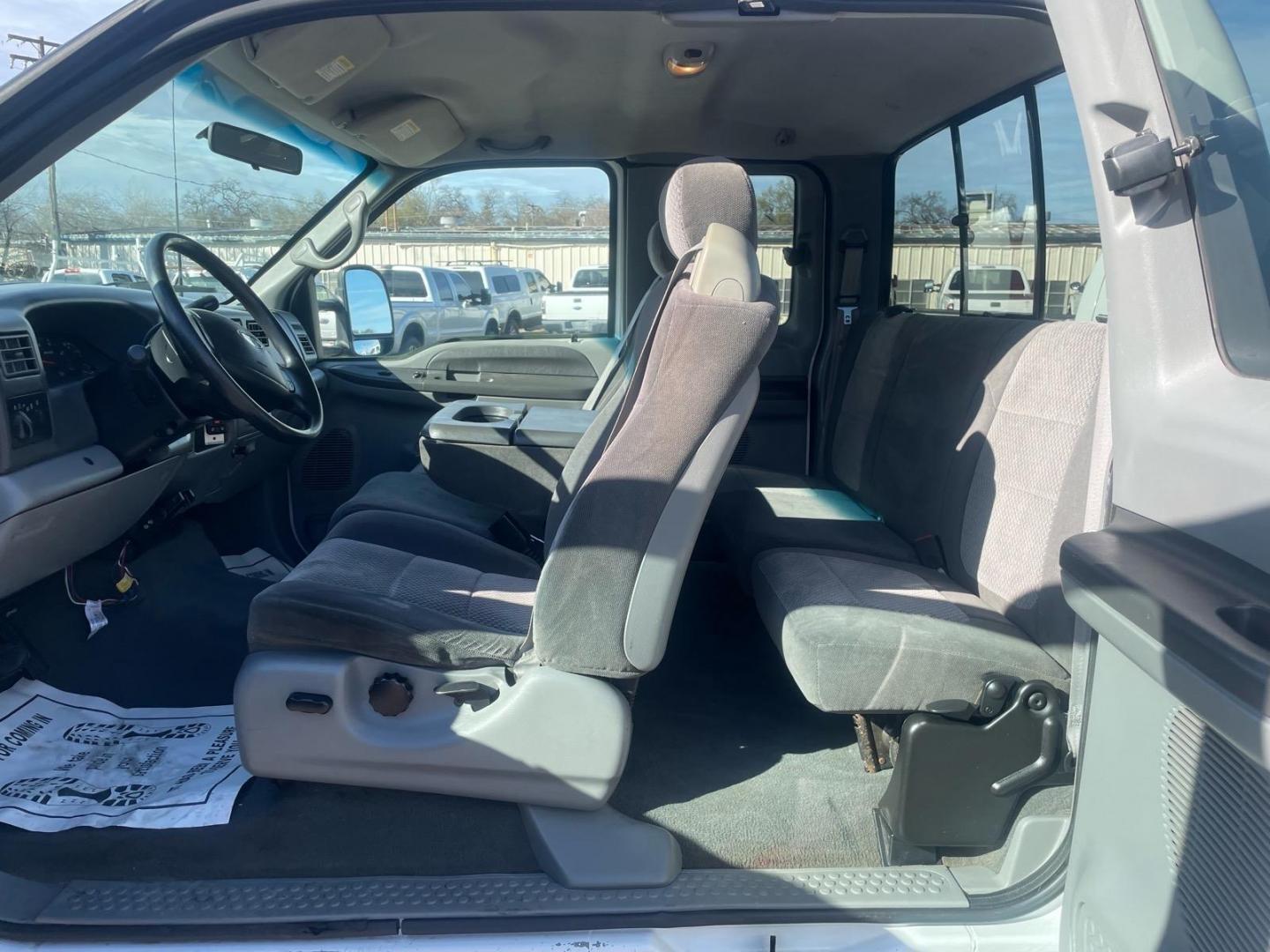 2002 Oxford White Clearcoat Metallic Ford F-350 Super Duty XLT (1FTSX31F22E) with an Power Stroke 7.3L Diesel Turbo V8 250hp 525ft. lbs. Other engine, 4-Speed Automatic transmission, located at 800 Riverside Ave, Roseville, CA, 95678, (916) 773-4549, 38.732265, -121.291039 - 7.3 DIESEL SUPER CAB 4X4 LIFTED CLEAN CARFAX - Photo#10