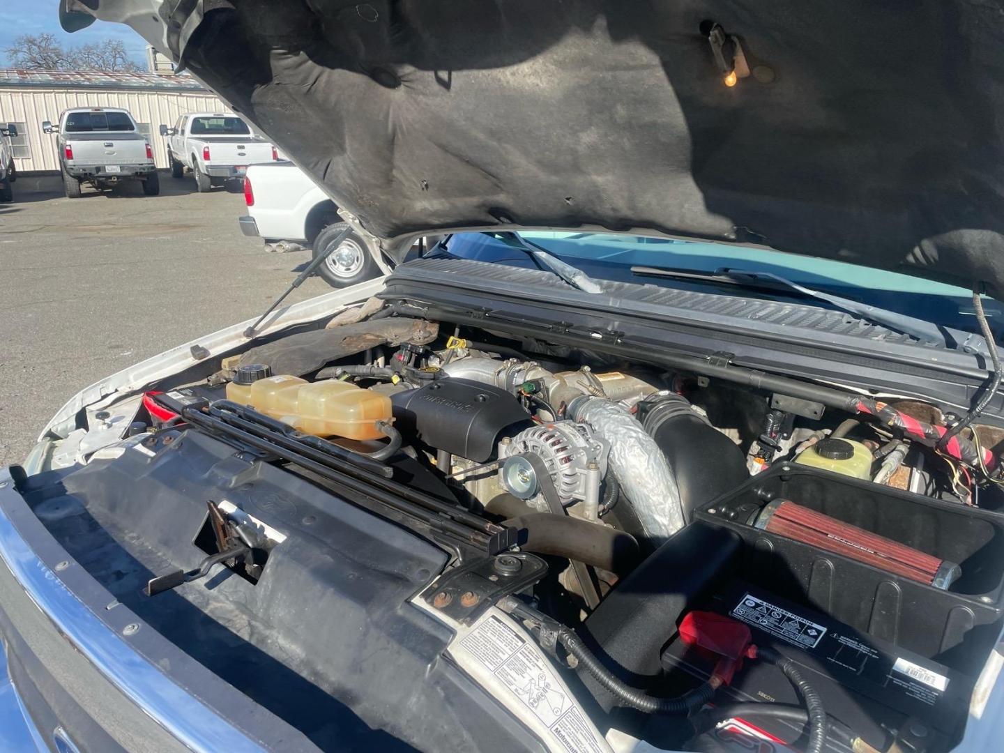 2002 Oxford White Clearcoat Metallic Ford F-350 Super Duty XLT (1FTSX31F22E) with an Power Stroke 7.3L Diesel Turbo V8 250hp 525ft. lbs. Other engine, 4-Speed Automatic transmission, located at 800 Riverside Ave, Roseville, CA, 95678, (916) 773-4549, 38.732265, -121.291039 - 7.3 DIESEL SUPER CAB 4X4 LIFTED CLEAN CARFAX - Photo#13