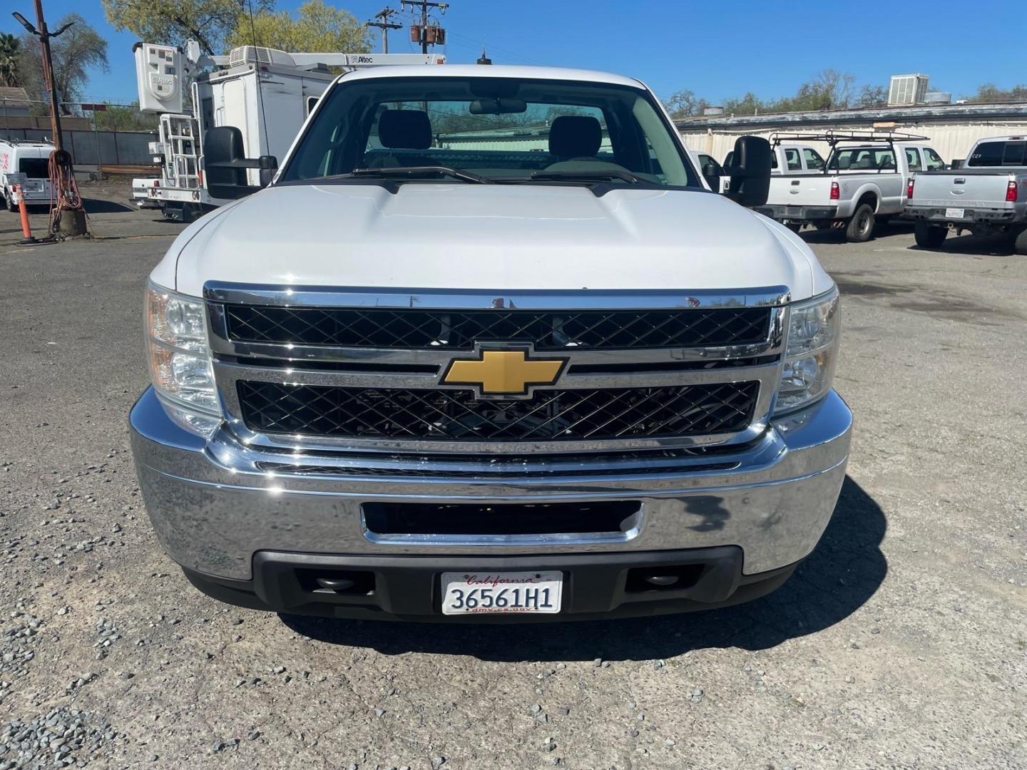 2012 Summit White Chevrolet Silverado 2500HD Work Truck (1GC0KVEG2CF) with an 6.0L 6.0L V8 360hp 380ft. lbs. Sequential Electronic Fuel Injection engine, 6-Speed Shiftable Automatic transmission, located at 800 Riverside Ave, Roseville, CA, 95678, (916) 773-4549, 38.732265, -121.291039 - Photo#6