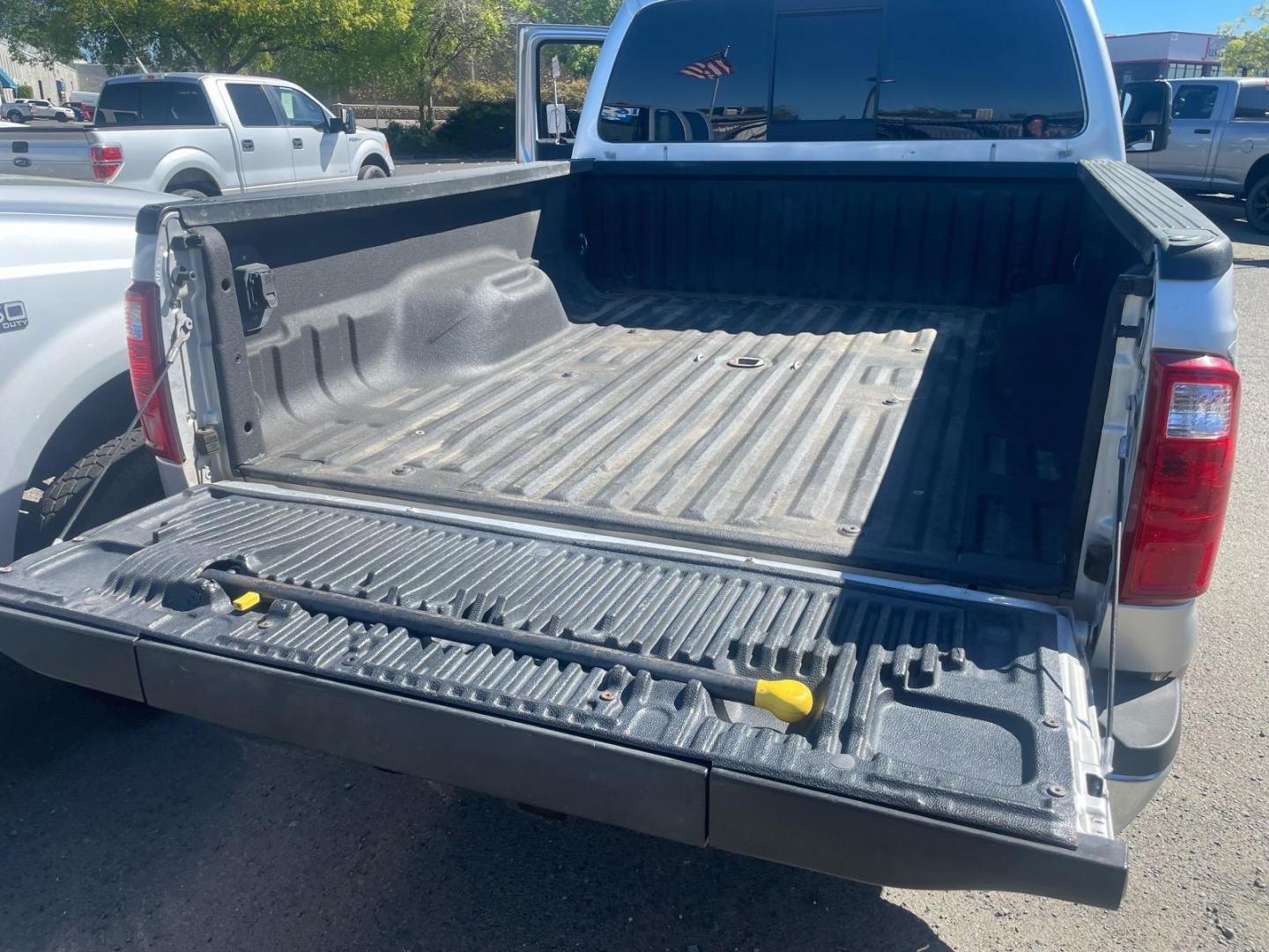 2016 Ingot Silver Ford F-250 Super Duty Lariat (1FT7W2BT1GE) with an 6.7L Power Stroke 6.7L Biodiesel Turbo V8 440hp 860ft. lbs. Common Rail Direct Injection engine, 6-Speed Shiftable Automatic transmission, located at 800 Riverside Ave, Roseville, CA, 95678, (916) 773-4549, 38.732265, -121.291039 - DIESEL CREW CAB 4X4 FX4 LARIAT FULLY LOADED MOON ROOF - Photo#9