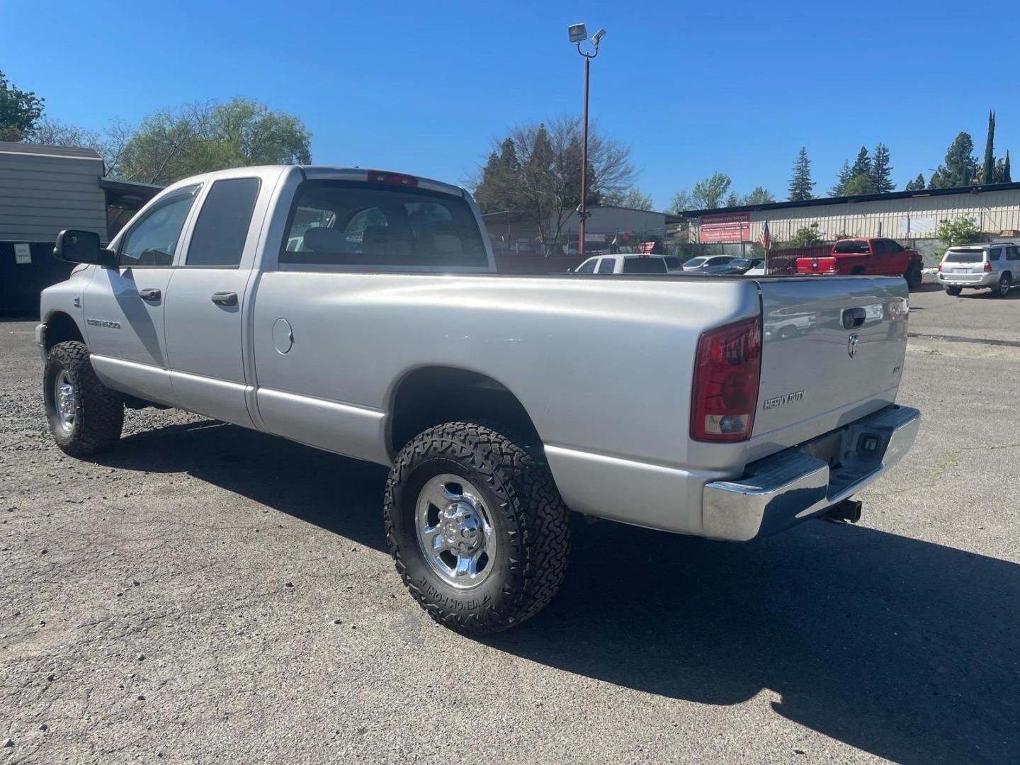 2006 Bright Silver Metallic Clearcoat Dodge Ram 2500 SLT (3D7KS28C56G) with an 5.9L 5.9L Turbocharged Diesel I6 OHV 24V FI Engine Direct Injection engine, 4-Speed Automatic transmission, located at 800 Riverside Ave, Roseville, CA, 95678, (916) 773-4549, 38.732265, -121.291039 - Photo#2