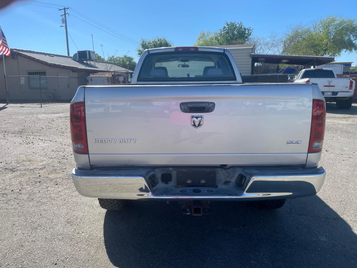 2006 Bright Silver Metallic Clearcoat Dodge Ram 2500 SLT (3D7KS28C56G) with an 5.9L 5.9L Turbocharged Diesel I6 OHV 24V FI Engine Direct Injection engine, 4-Speed Automatic transmission, located at 800 Riverside Ave, Roseville, CA, 95678, (916) 773-4549, 38.732265, -121.291039 - Photo#8