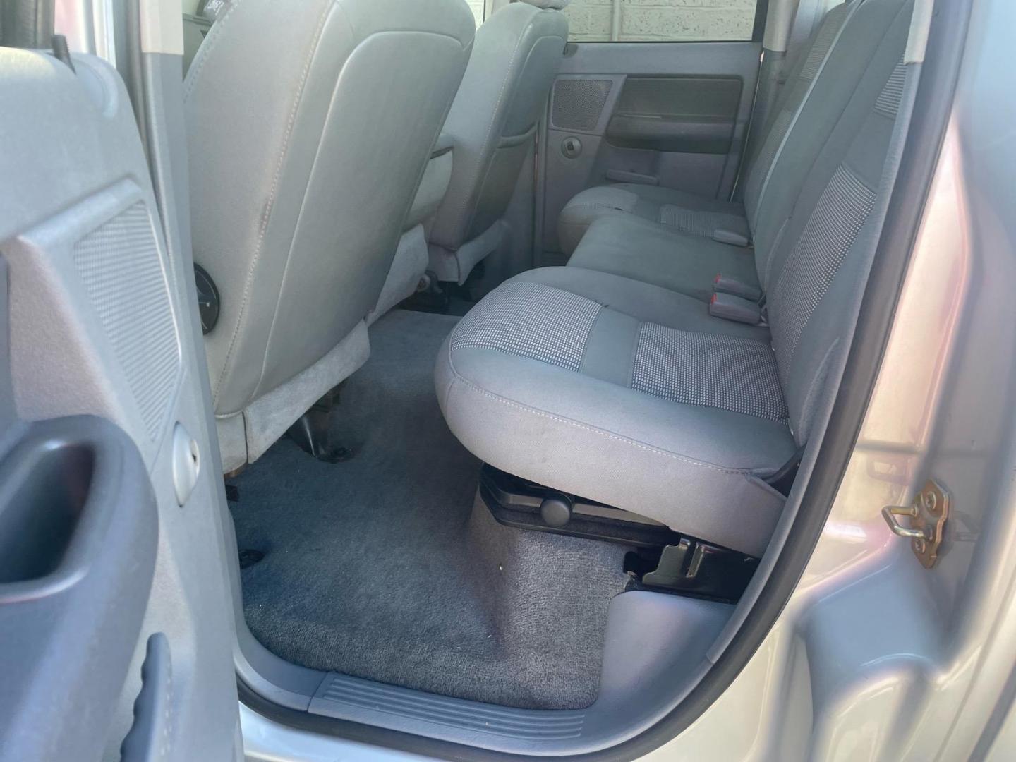 2006 Bright Silver Metallic Clearcoat Dodge Ram 2500 SLT (3D7KS28C56G) with an 5.9L 5.9L Turbocharged Diesel I6 OHV 24V FI Engine Direct Injection engine, 4-Speed Automatic transmission, located at 800 Riverside Ave, Roseville, CA, 95678, (916) 773-4549, 38.732265, -121.291039 - Photo#11