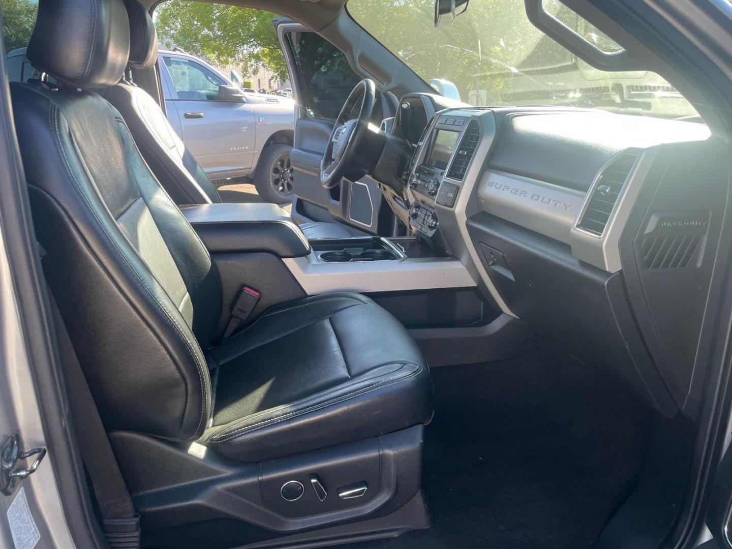 2020 Iconic Silver Ford F-250 Super Duty Lariat (1FT8W2BT5LE) with an 6.7L Power Stroke 6.7L Biodiesel Turbo V8 475hp 1050ft. lbs. Common Rail Direct Injection engine, 10-Speed Shiftable Automatic transmission, located at 800 Riverside Ave, Roseville, CA, 95678, (916) 773-4549, 38.732265, -121.291039 - DIESEL CREW CAB 4X4 LARIAT ONE OWNER - Photo#12
