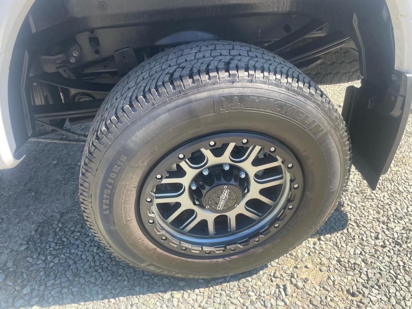 2017 Oxford White Ford F-250 Super Duty Lariat (1FT7W2BT0HE) with an 6.7L Power Stroke 6.7L Biodiesel Turbo V8 440hp 925ft. lbs. Common Rail Direct Injection engine, 6-Speed Shiftable Automatic transmission, located at 800 Riverside Ave, Roseville, CA, 95678, (916) 773-4549, 38.732265, -121.291039 - DIESEL CREW CAB 4X4 FX4 LARIAT TWIN PANEL MOON ROOF SERVICE RECORDS - Photo#6