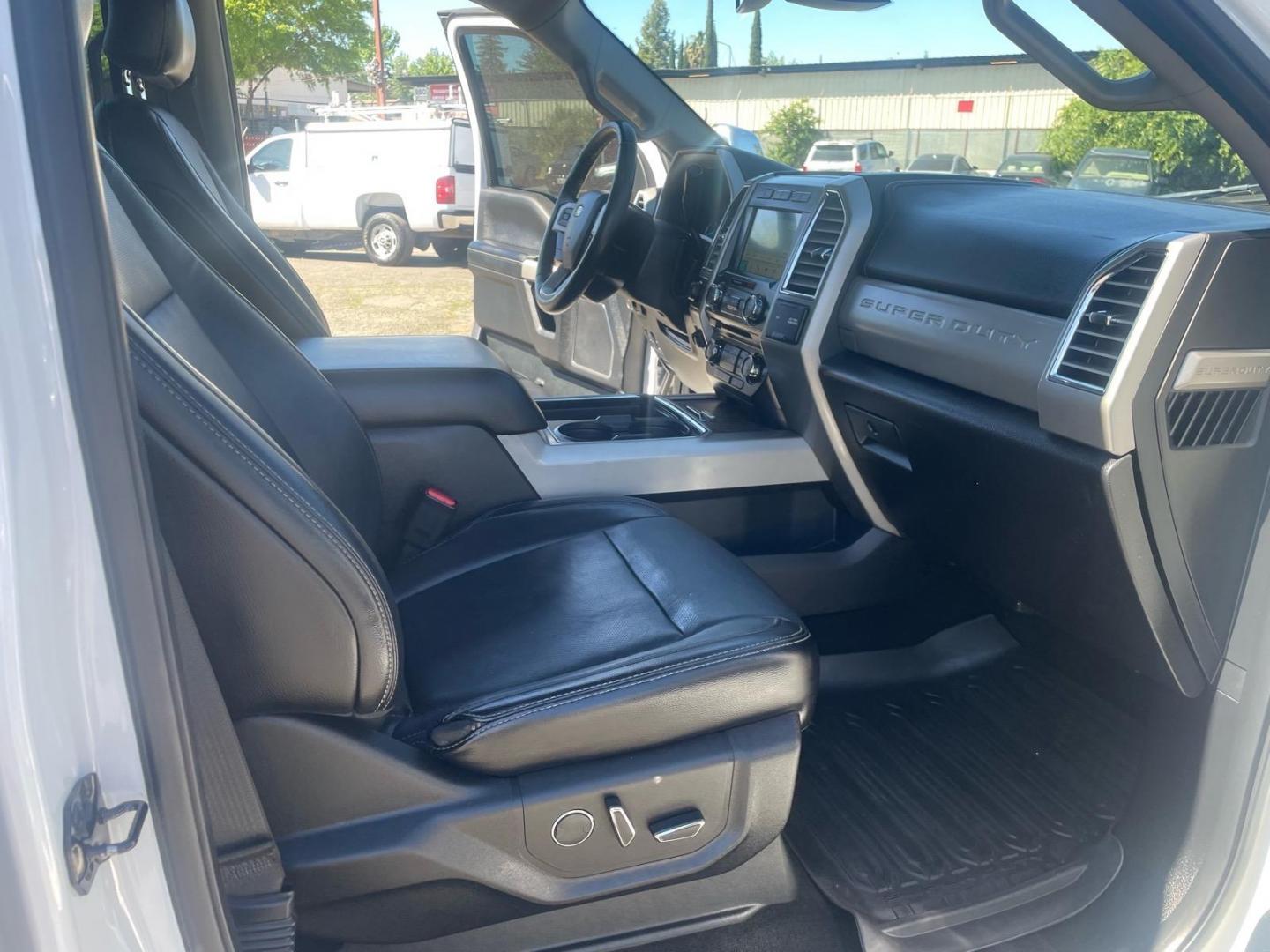 2017 Oxford White Ford F-250 Super Duty Lariat (1FT7W2BT0HE) with an 6.7L Power Stroke 6.7L Biodiesel Turbo V8 440hp 925ft. lbs. Common Rail Direct Injection engine, 6-Speed Shiftable Automatic transmission, located at 800 Riverside Ave, Roseville, CA, 95678, (916) 773-4549, 38.732265, -121.291039 - DIESEL CREW CAB 4X4 FX4 LARIAT TWIN PANEL MOON ROOF SERVICE RECORDS - Photo#13