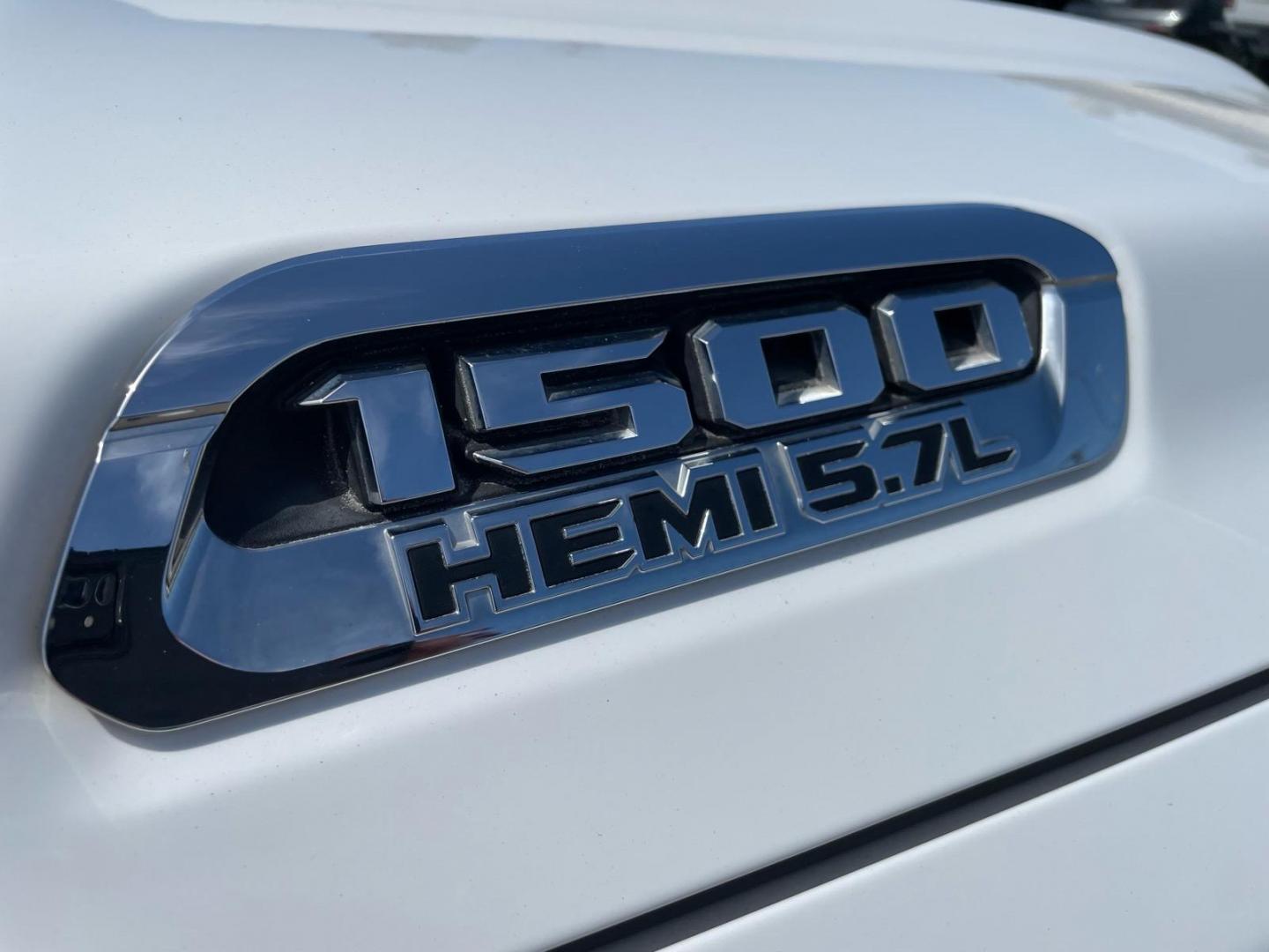 2020 Bright White Clear Coat RAM 1500 Tradesman (1C6SRFCT0LN) with an 5.7L HEMI 5.7L V8 395hp 410ft. lbs. Sequential Multiport Fuel Injection engine, 8-Speed Shiftable Automatic transmission, located at 800 Riverside Ave, Roseville, CA, 95678, (916) 773-4549, 38.732265, -121.291039 - 4X4 QUAD CAB 5.7 HEMI V8 TRADESMAN 20 WHEELS ONE OWNER SERVICE RECORDS ON CLEAN CARFAX - Photo#2