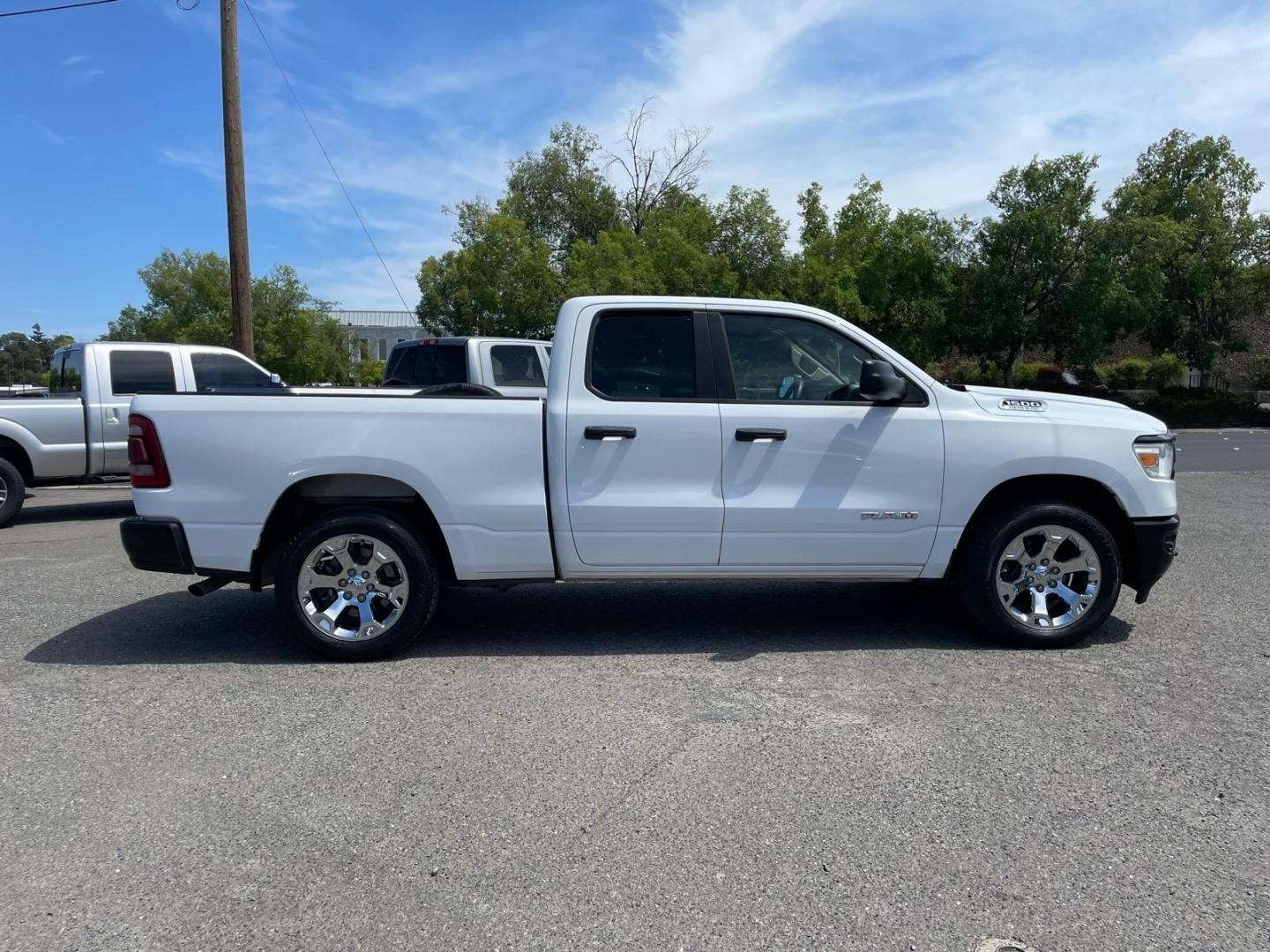 2020 Bright White Clear Coat RAM 1500 Tradesman (1C6SRFCT0LN) with an 5.7L HEMI 5.7L V8 395hp 410ft. lbs. Sequential Multiport Fuel Injection engine, 8-Speed Shiftable Automatic transmission, located at 800 Riverside Ave, Roseville, CA, 95678, (916) 773-4549, 38.732265, -121.291039 - 4X4 QUAD CAB 5.7 HEMI V8 TRADESMAN 20 WHEELS ONE OWNER SERVICE RECORDS ON CLEAN CARFAX - Photo#6