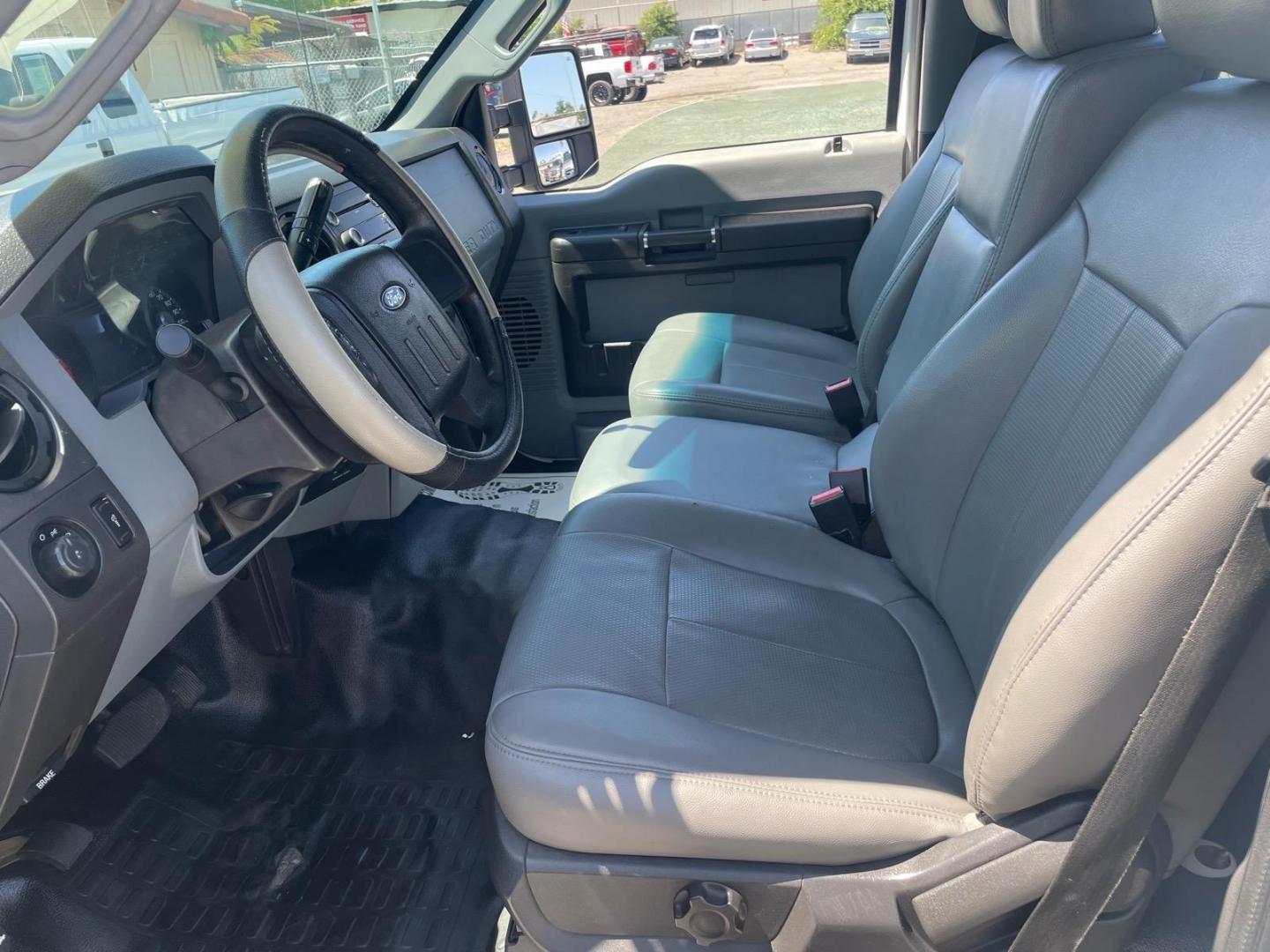 2012 Oxford White Ford F-250 Super Duty XL (1FTBF2B63CE) with an 6.2L 6.2L Flex Fuel V8 385hp 405ft. lbs. Sequential Electronic Fuel Injection engine, 6-Speed Shiftable Automatic transmission, located at 800 Riverside Ave, Roseville, CA, 95678, (916) 773-4549, 38.732265, -121.291039 - 4X4 XL LOW MILES - Photo#8