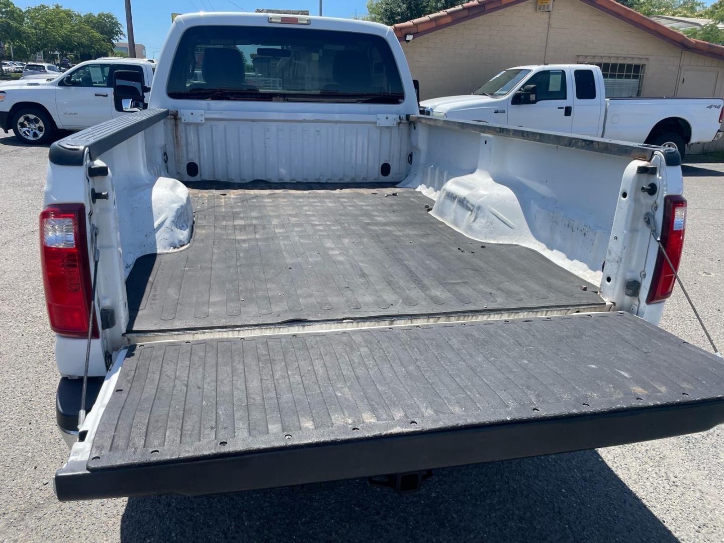 2012 Oxford White Ford F-250 Super Duty XL (1FTBF2B63CE) with an 6.2L 6.2L Flex Fuel V8 385hp 405ft. lbs. Sequential Electronic Fuel Injection engine, 6-Speed Shiftable Automatic transmission, located at 800 Riverside Ave, Roseville, CA, 95678, (916) 773-4549, 38.732265, -121.291039 - 4X4 XL LOW MILES - Photo#10