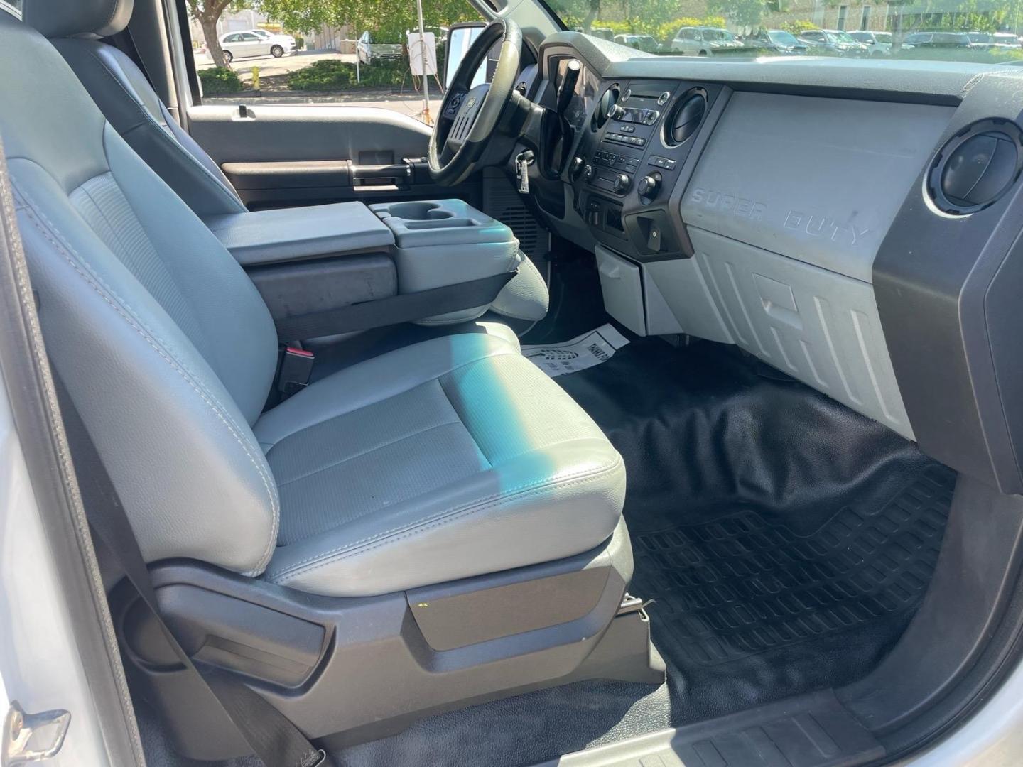 2012 Oxford White Ford F-250 Super Duty XL (1FTBF2B63CE) with an 6.2L 6.2L Flex Fuel V8 385hp 405ft. lbs. Sequential Electronic Fuel Injection engine, 6-Speed Shiftable Automatic transmission, located at 800 Riverside Ave, Roseville, CA, 95678, (916) 773-4549, 38.732265, -121.291039 - 4X4 XL LOW MILES - Photo#11