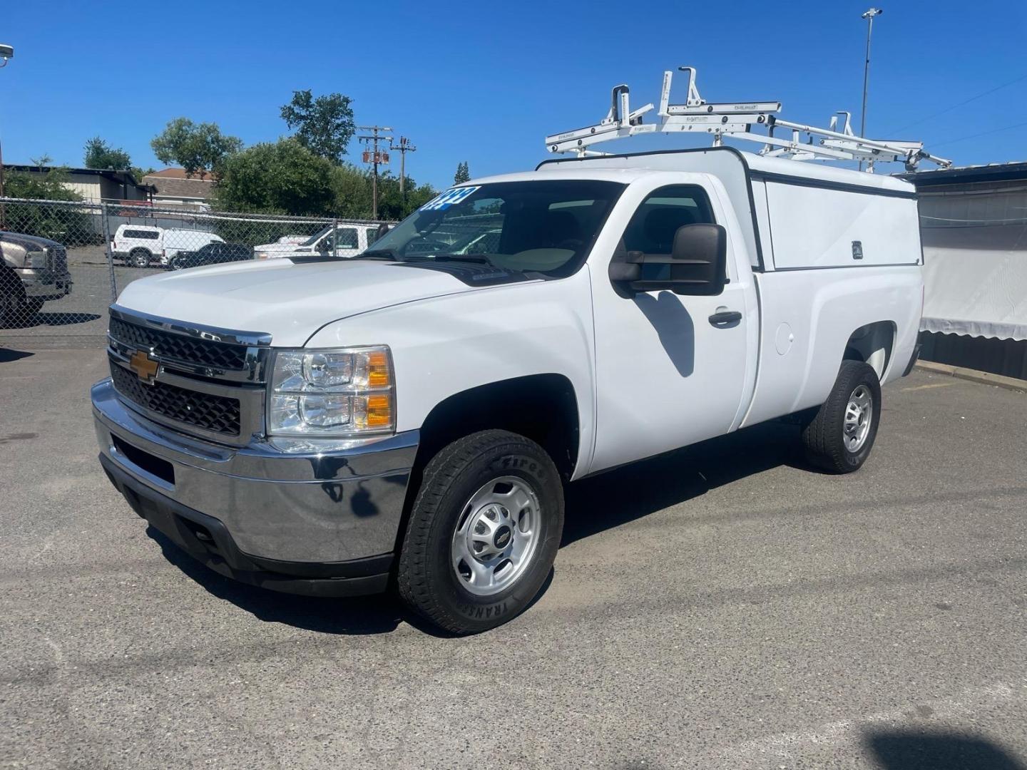 2014 White Chevrolet Silverado 2500HD Work Truck (1GC0KVEG2EF) with an 6.0L Vortec 6.0L Flex Fuel V8 360hp 380ft. lbs. Sequential Electronic Fuel Injection engine, 6-Speed Shiftable Automatic transmission, located at 800 Riverside Ave, Roseville, CA, 95678, (916) 773-4549, 38.732265, -121.291039- Photo#1