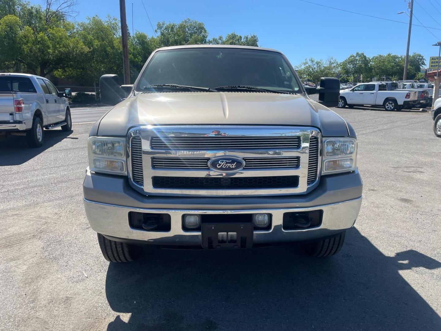 2006 Arizona Beige Clearcoat Metallic (aq) Ford F-250 Super Duty Lariat (1FTSW21P86E) with an 6.0L Power Stroke 6.0L Diesel Turbo V8 325hp 560ft. lbs. Direct Injection engine, 5-Speed Automatic transmission, located at 800 Riverside Ave, Roseville, CA, 95678, (916) 773-4549, 38.732265, -121.291039- Photo#7