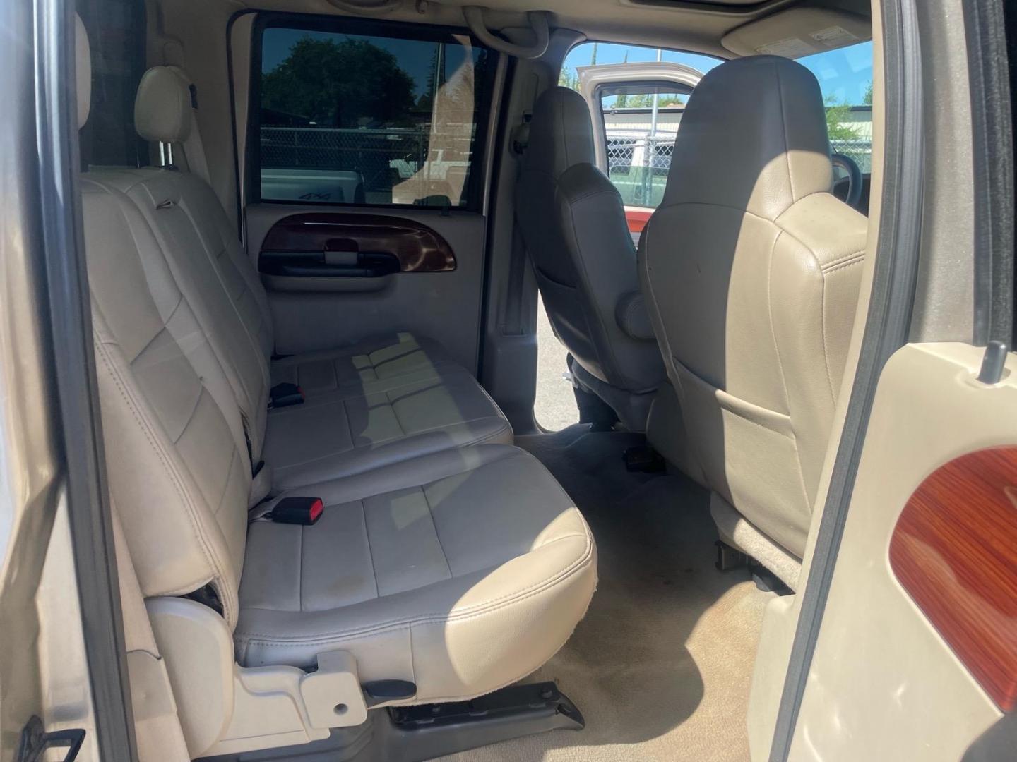 2006 Arizona Beige Clearcoat Metallic (aq) Ford F-250 Super Duty Lariat (1FTSW21P86E) with an 6.0L Power Stroke 6.0L Diesel Turbo V8 325hp 560ft. lbs. Direct Injection engine, 5-Speed Automatic transmission, located at 800 Riverside Ave, Roseville, CA, 95678, (916) 773-4549, 38.732265, -121.291039- Photo#13