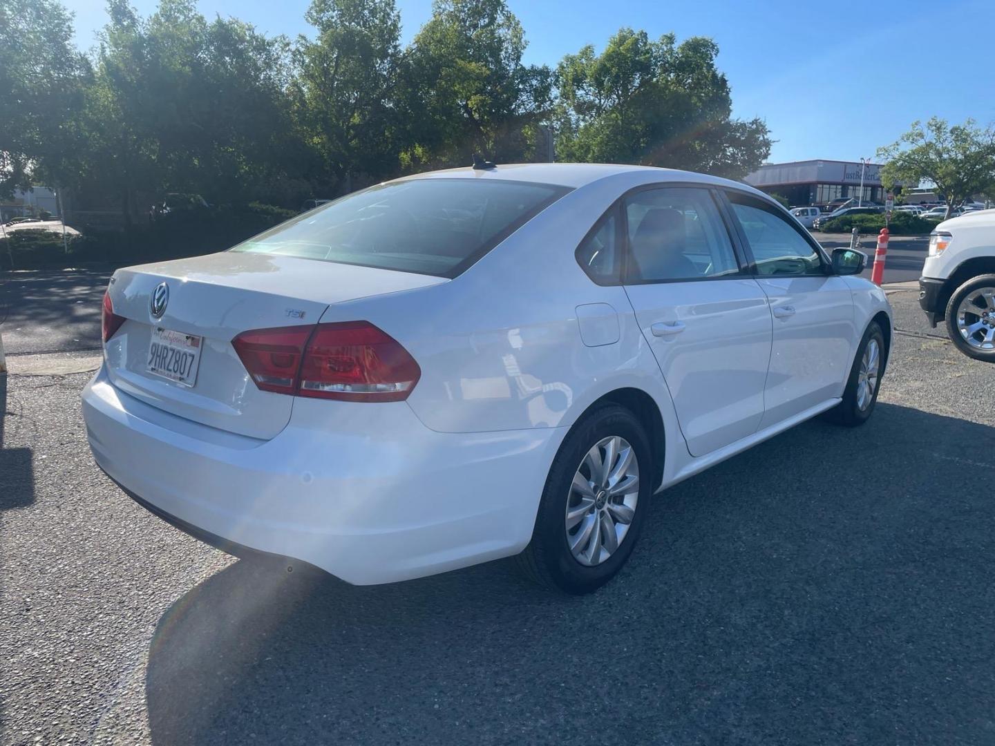 2015 Candy White Volkswagen Passat 1.8T Wolfsburg Edition (1VWAT7A35FC) with an 1.8L 1.8L Turbo I4 170hp 184ft. lbs. Direct Injection engine, 6-Speed Shiftable Automatic transmission, located at 800 Riverside Ave, Roseville, CA, 95678, (916) 773-4549, 38.732265, -121.291039 - Photo#6