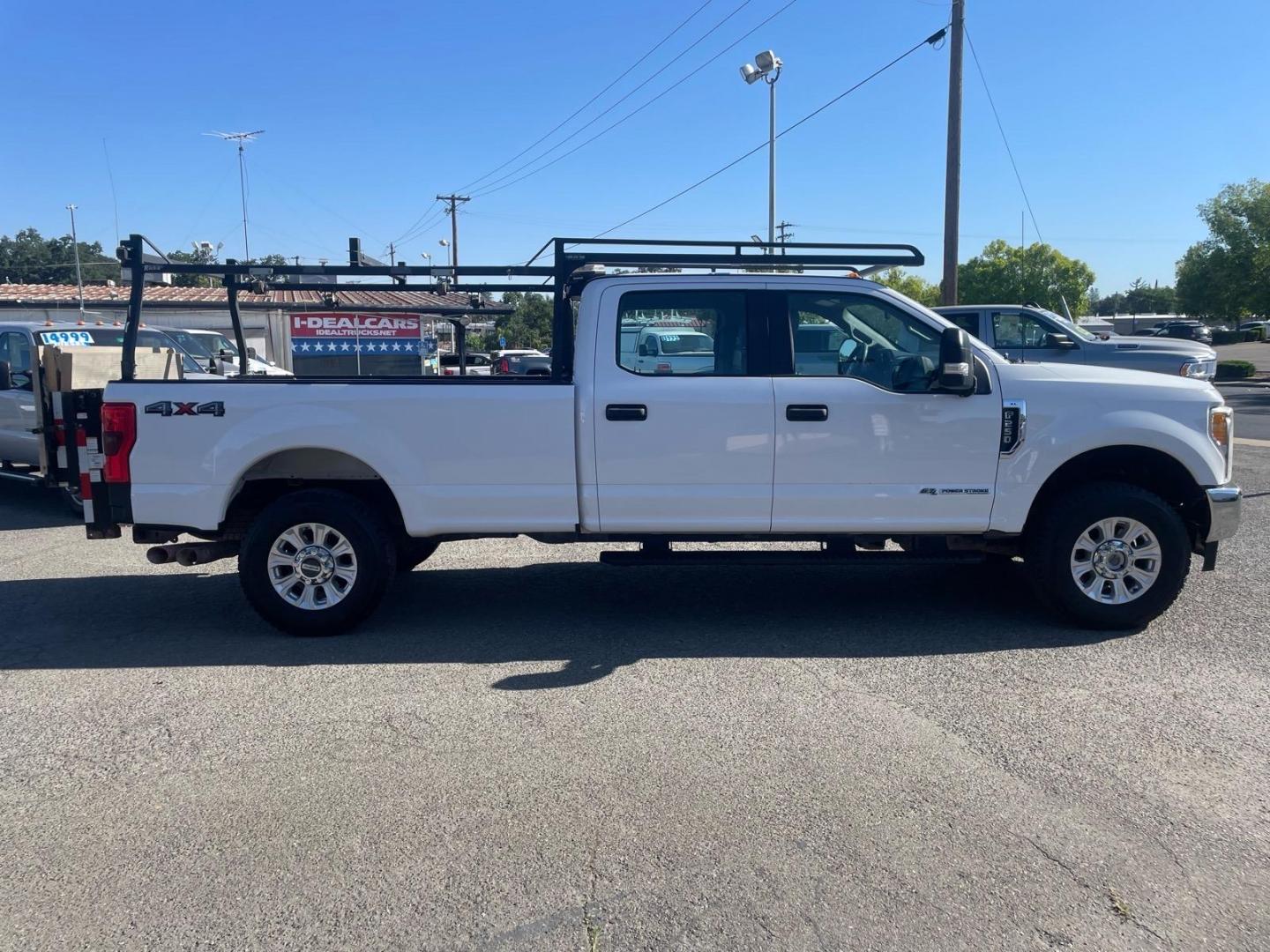 2017 Oxford White Ford F-250 Super Duty XL (1FT7W2BTXHE) with an 6.7L Power Stroke 6.7L Biodiesel Turbo V8 440hp 925ft. lbs. Common Rail Direct Injection engine, 6-Speed Shiftable Automatic transmission, located at 800 Riverside Ave, Roseville, CA, 95678, (916) 773-4549, 38.732265, -121.291039 - Photo#5