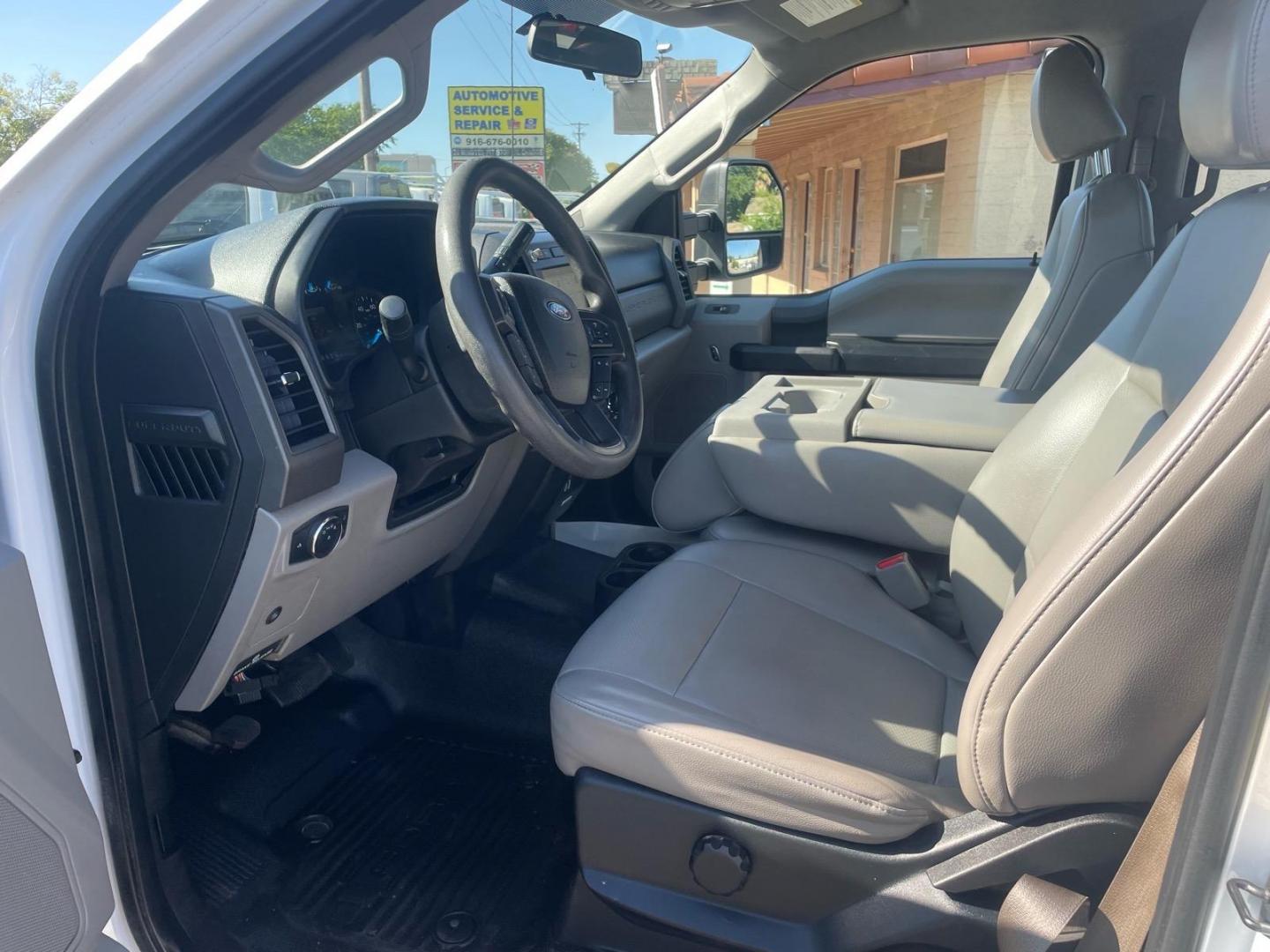2017 Oxford White Ford F-250 Super Duty XL (1FT7W2BTXHE) with an 6.7L Power Stroke 6.7L Biodiesel Turbo V8 440hp 925ft. lbs. Common Rail Direct Injection engine, 6-Speed Shiftable Automatic transmission, located at 800 Riverside Ave, Roseville, CA, 95678, (916) 773-4549, 38.732265, -121.291039 - Photo#8