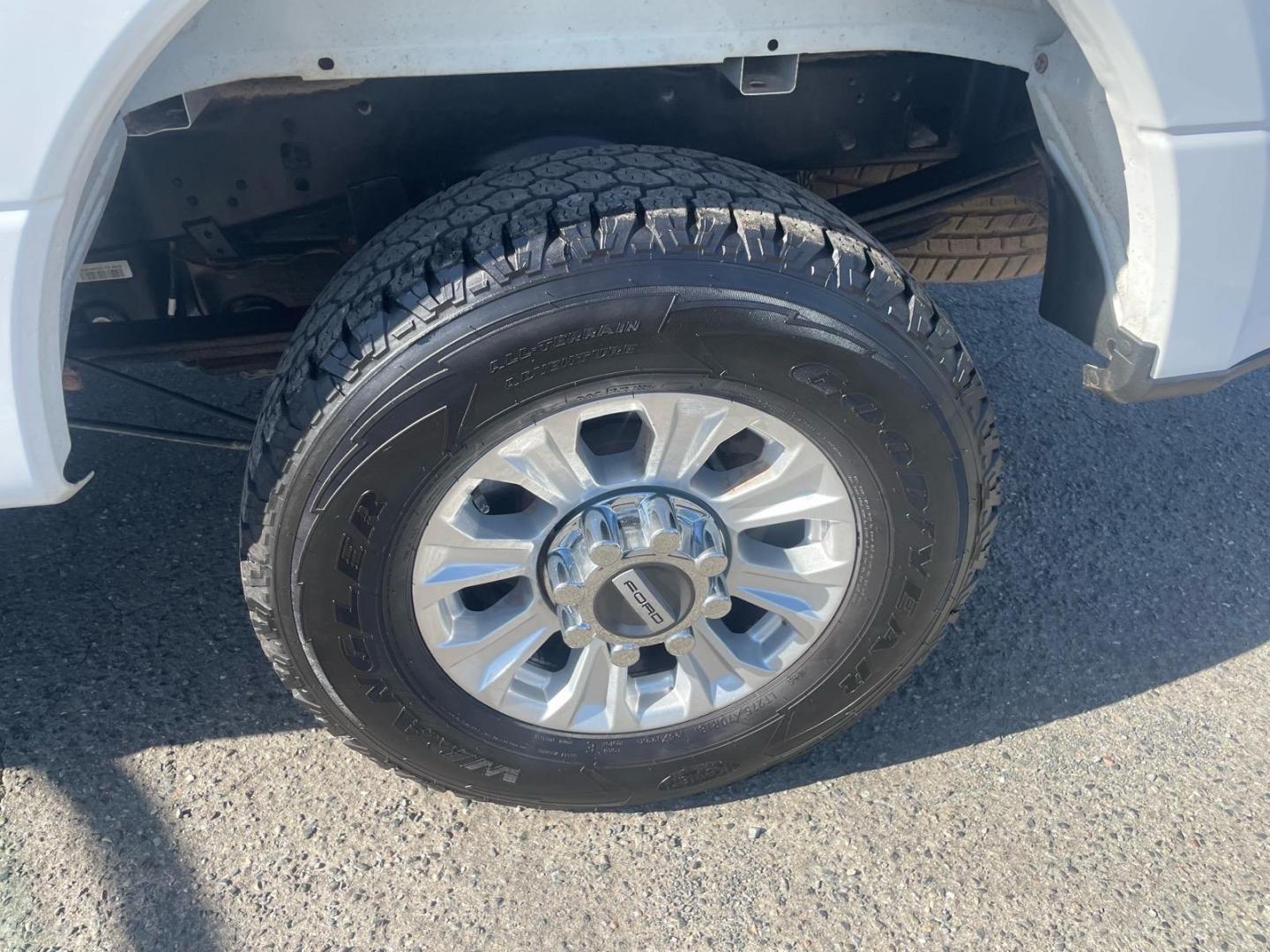 2017 Oxford White Ford F-250 Super Duty XL (1FT7W2BTXHE) with an 6.7L Power Stroke 6.7L Biodiesel Turbo V8 440hp 925ft. lbs. Common Rail Direct Injection engine, 6-Speed Shiftable Automatic transmission, located at 800 Riverside Ave, Roseville, CA, 95678, (916) 773-4549, 38.732265, -121.291039 - Photo#10